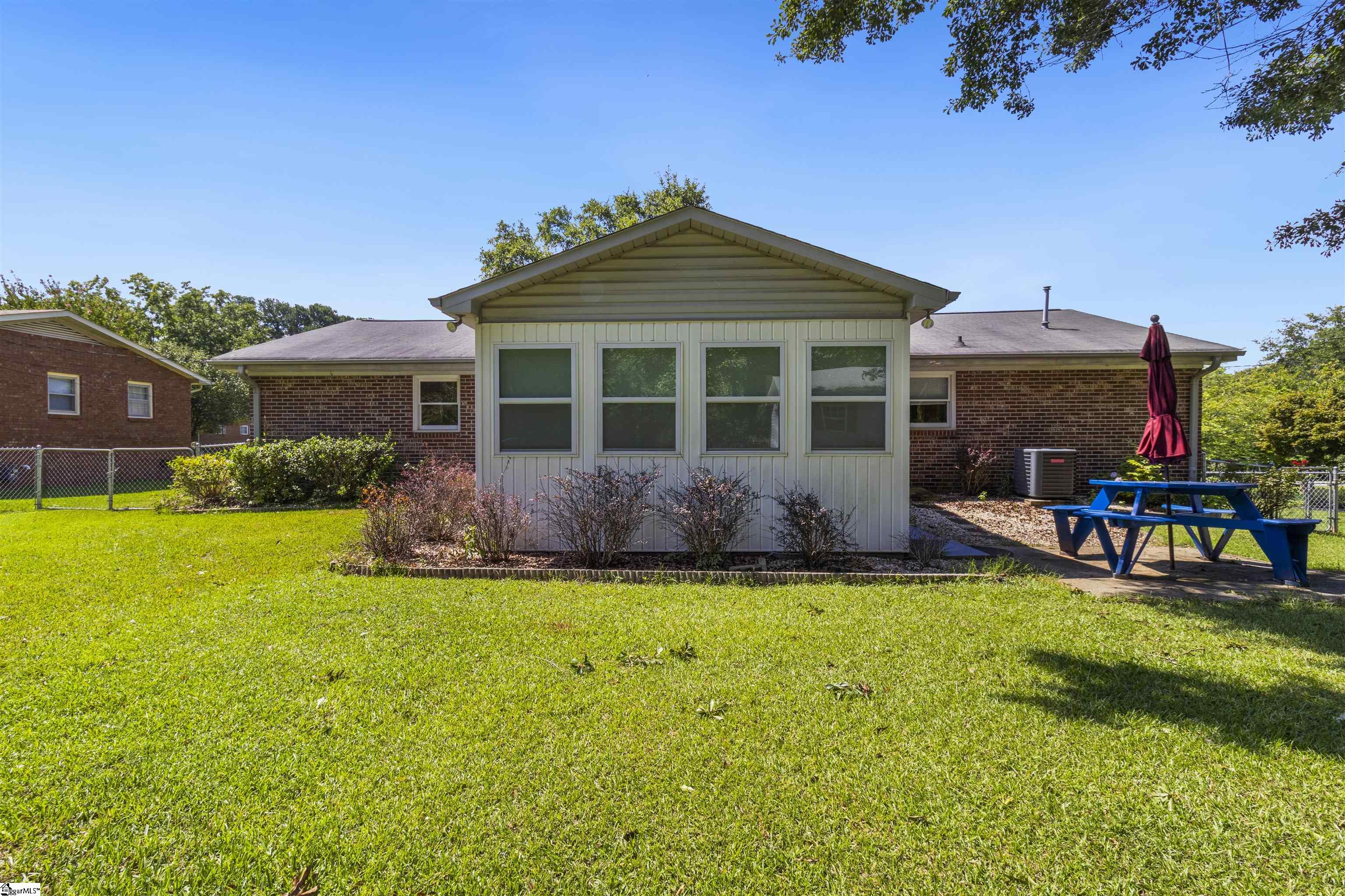 6111 Robin Street Spartanburg, SC 29303