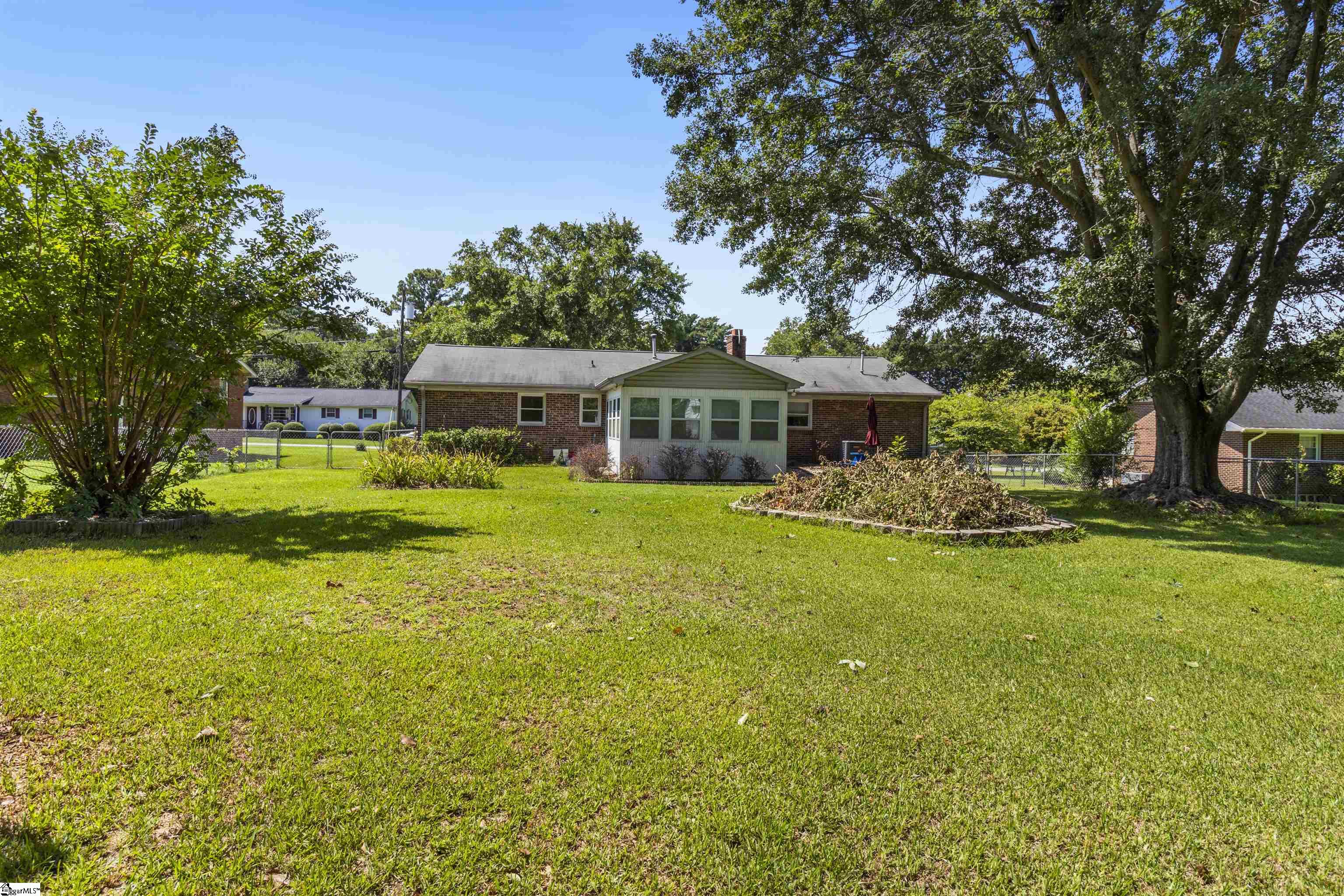 6111 Robin Street Spartanburg, SC 29303