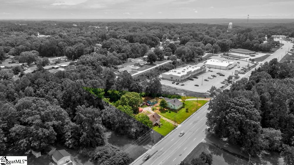 10185 Highway 221 Woodruff, SC 29388