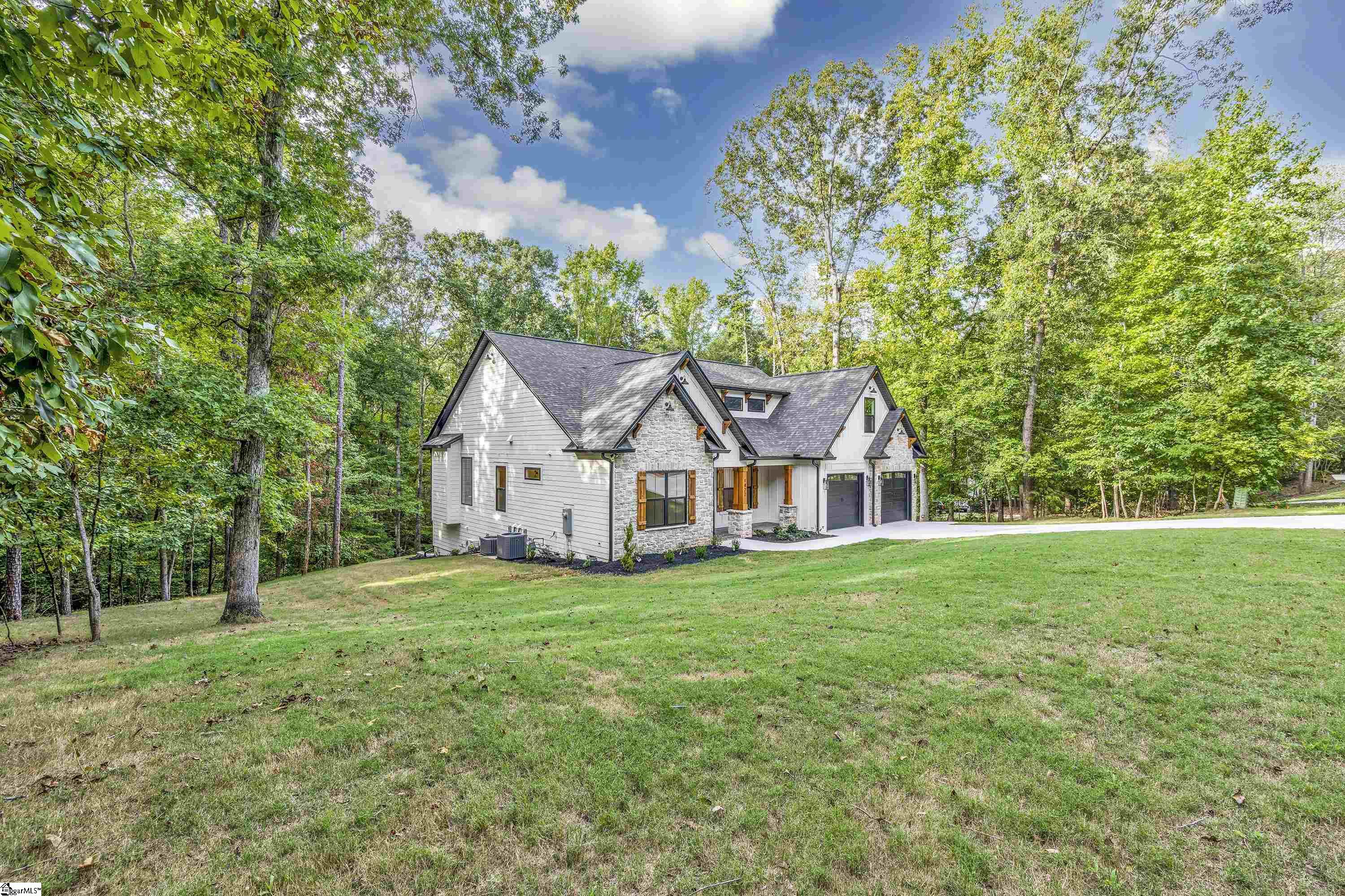 1422 Hunters Trail Anderson, SC 29625
