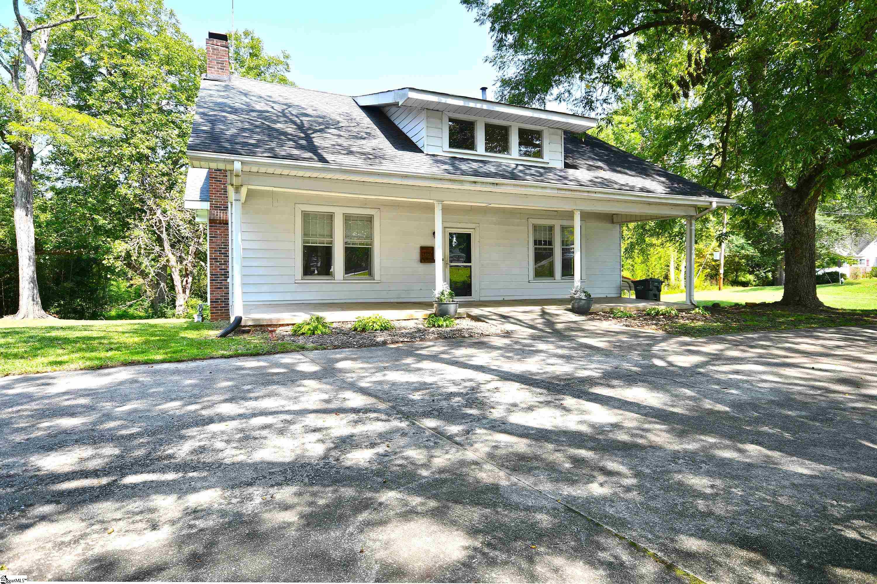 307 Blue Ridge Street Easley, SC 29640