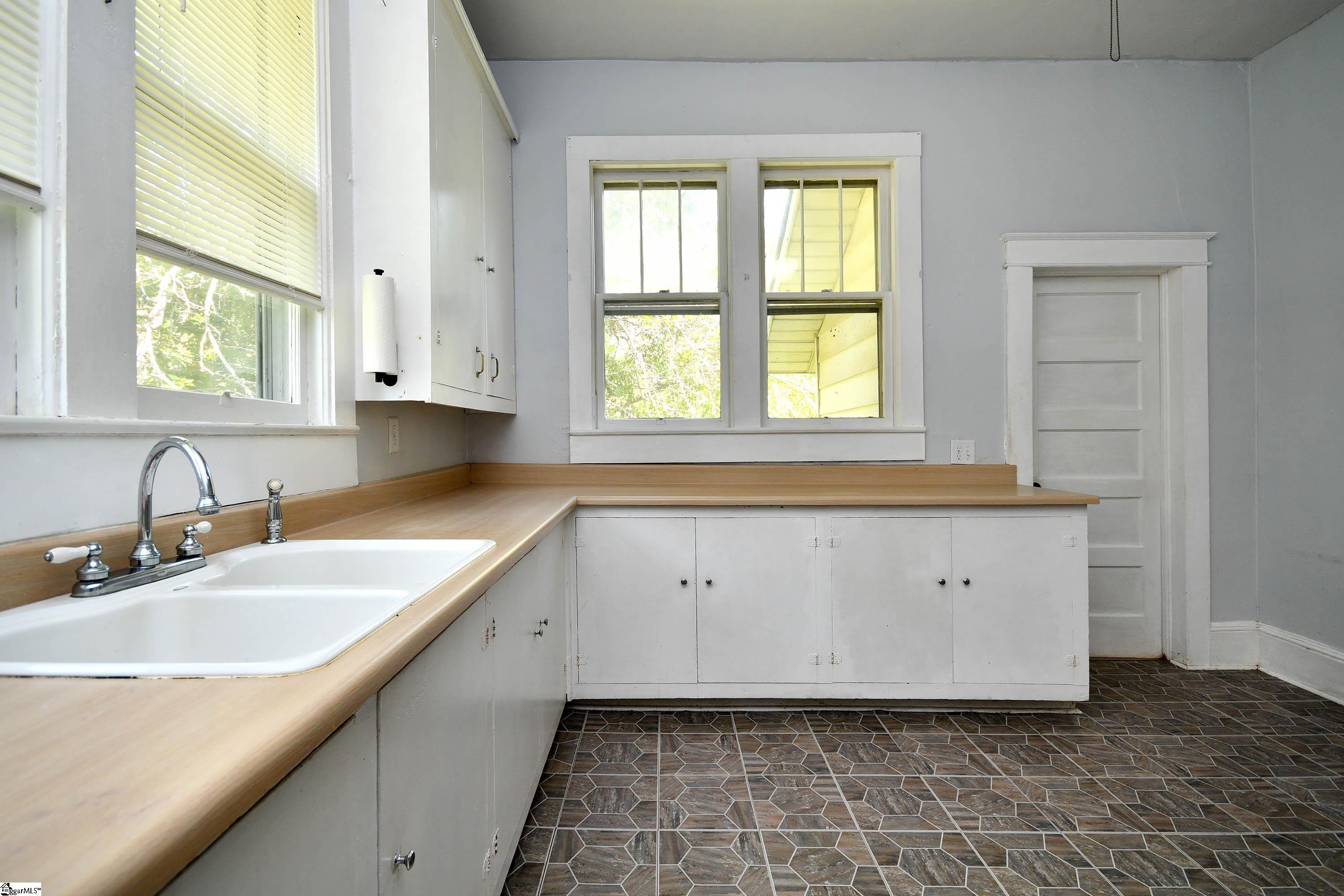 307 Blue Ridge Street Easley, SC 29640