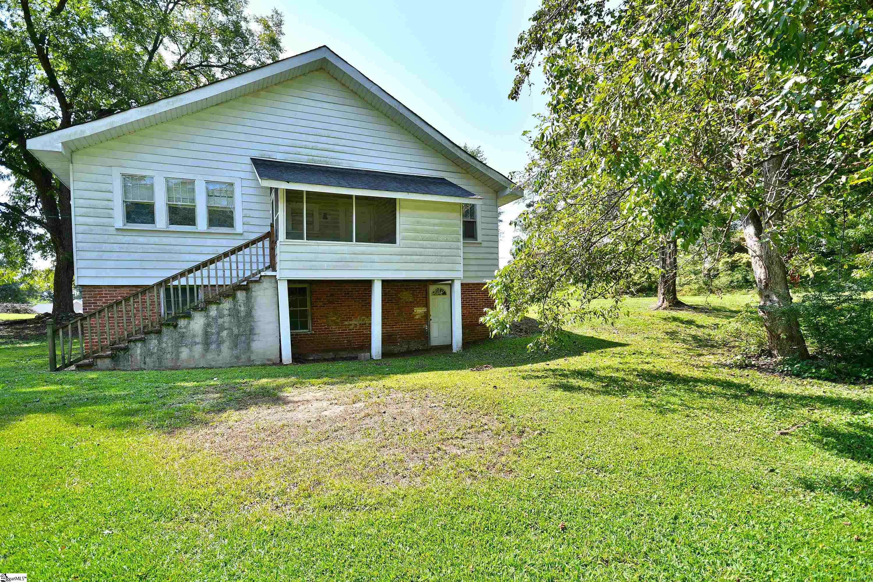 307 Blue Ridge Street Easley, SC 29640