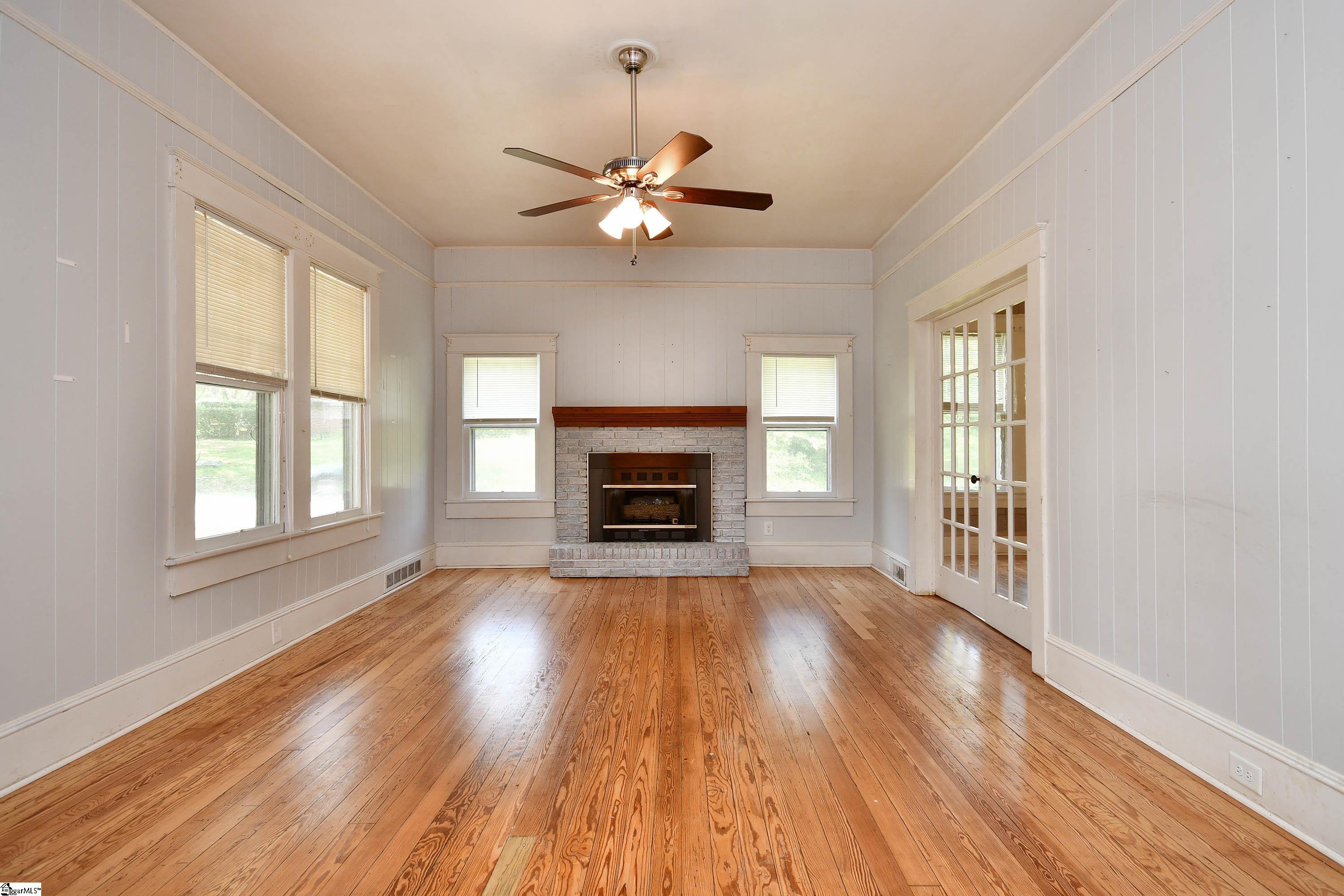 307 Blue Ridge Street Easley, SC 29640