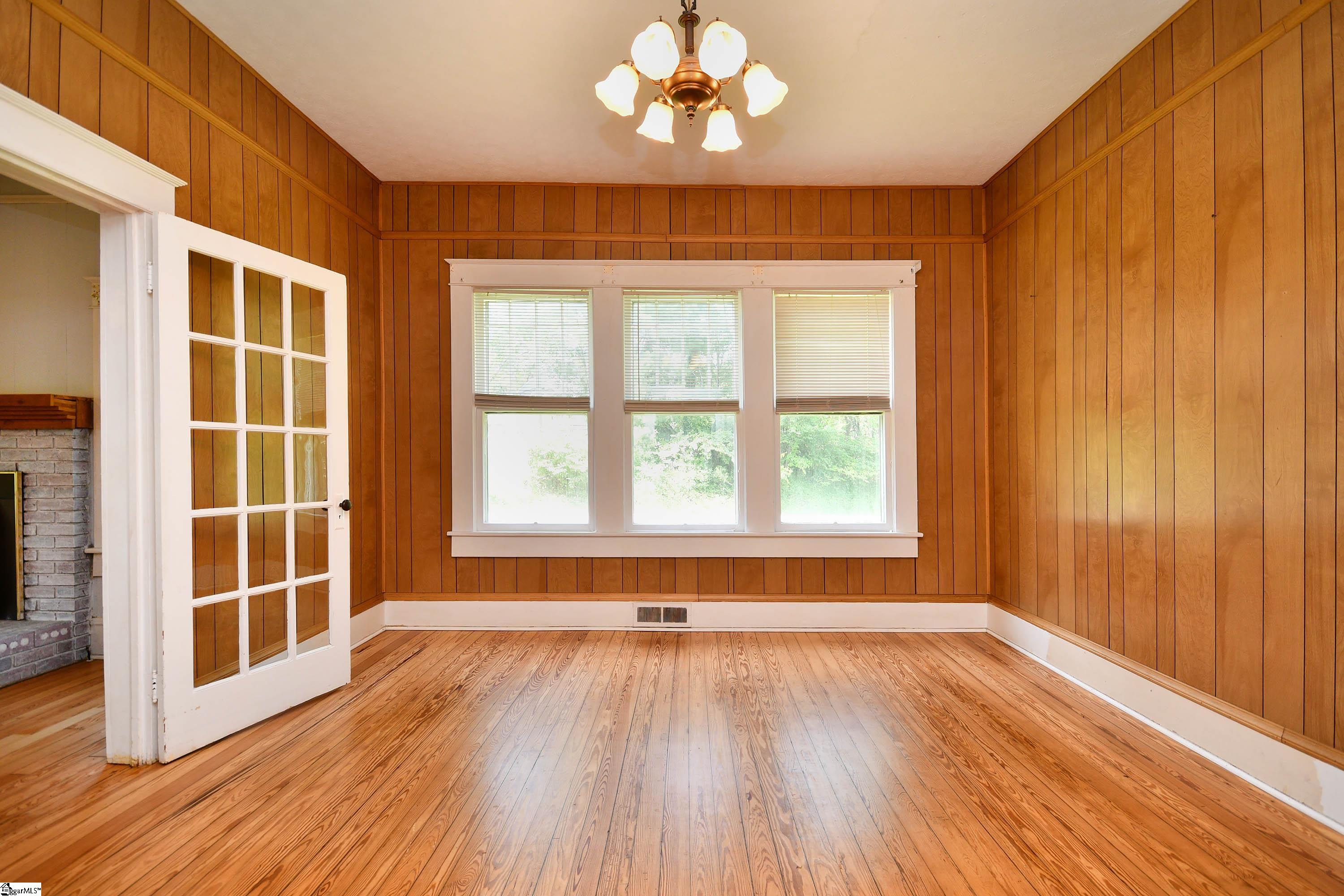 307 Blue Ridge Street Easley, SC 29640