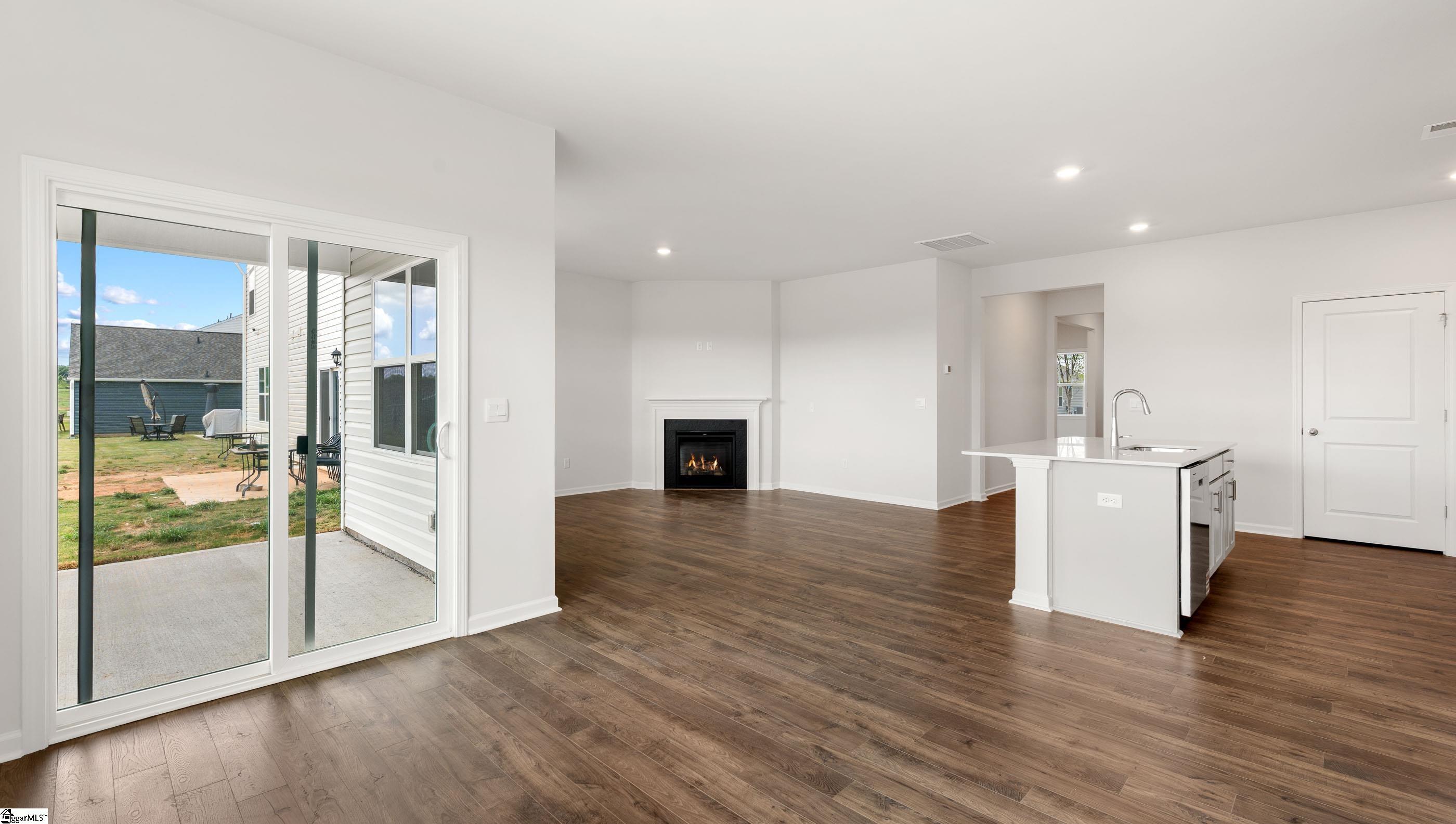 938 Pineland Drive Woodruff, SC 29388