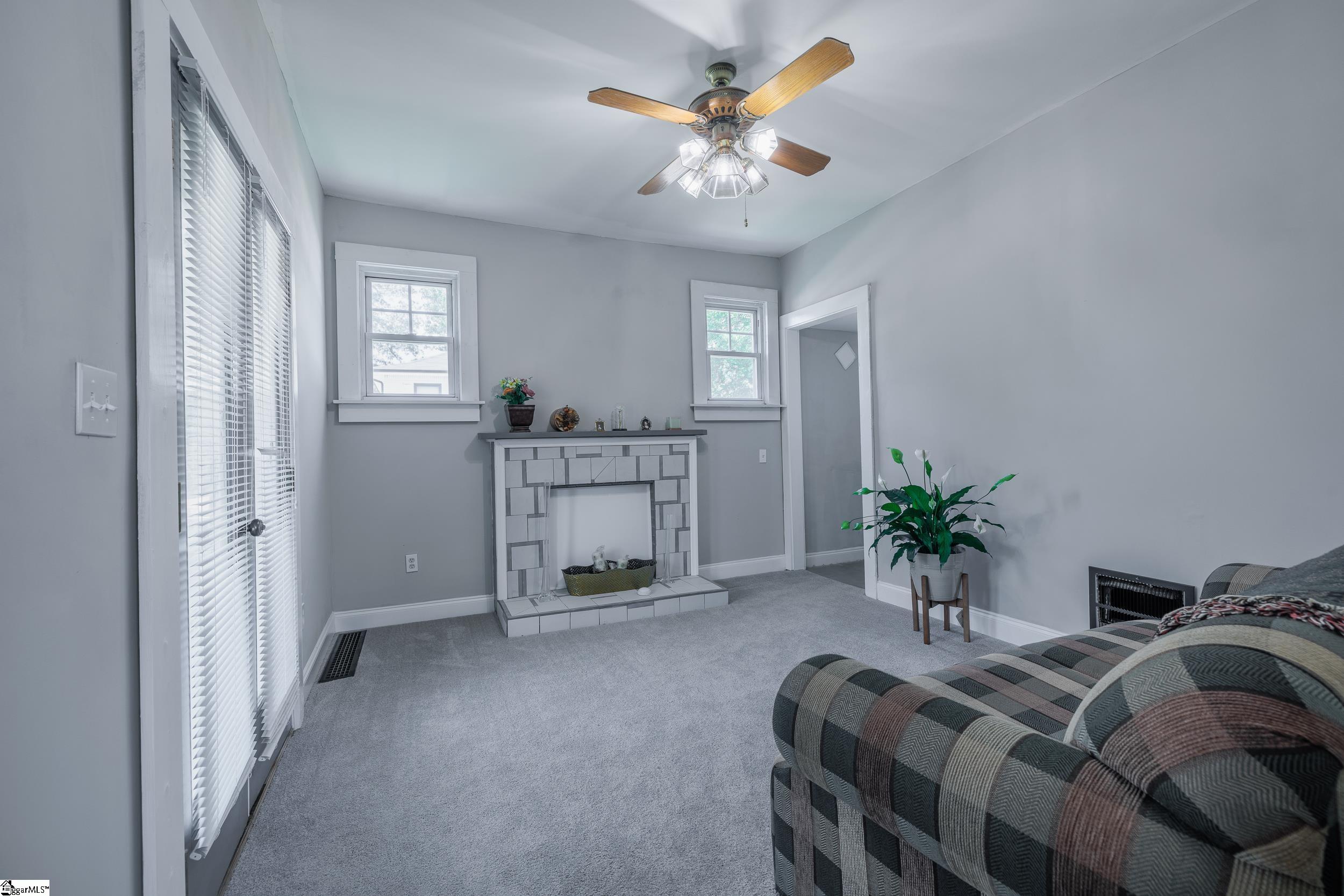 18 Elm Street Greenville, SC 29605