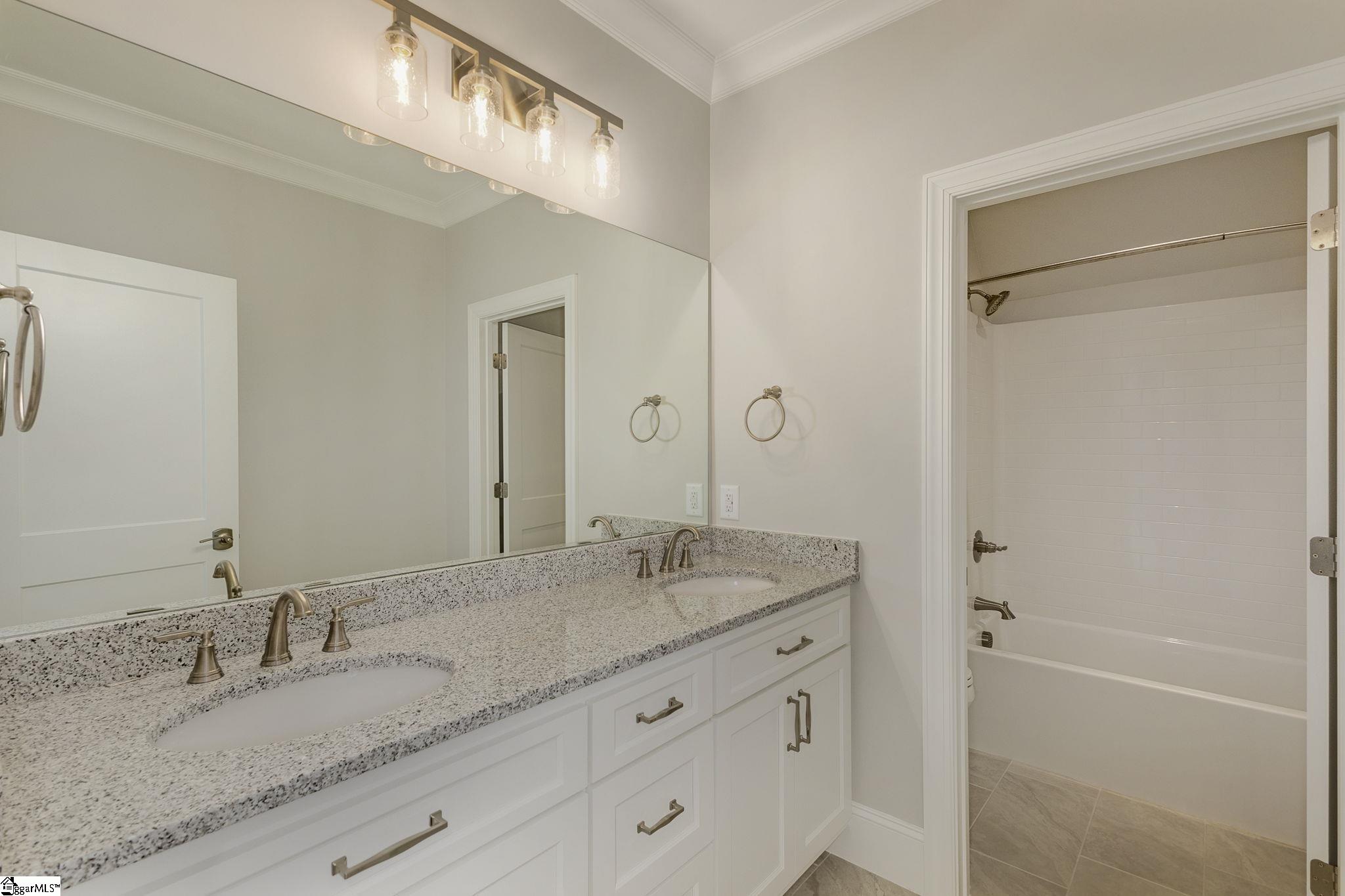 202 Chestnut Pond Lane Simpsonville, SC 29681
