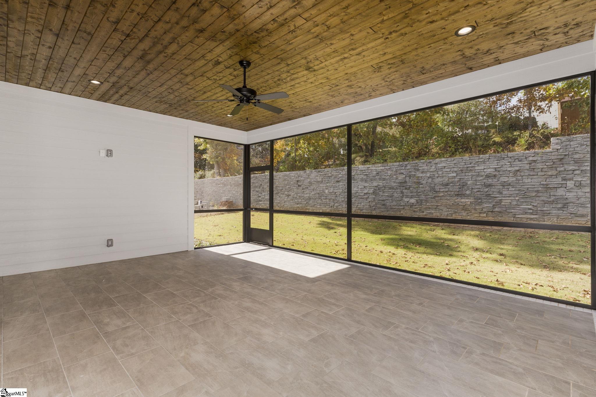 202 Chestnut Pond Lane Simpsonville, SC 29681