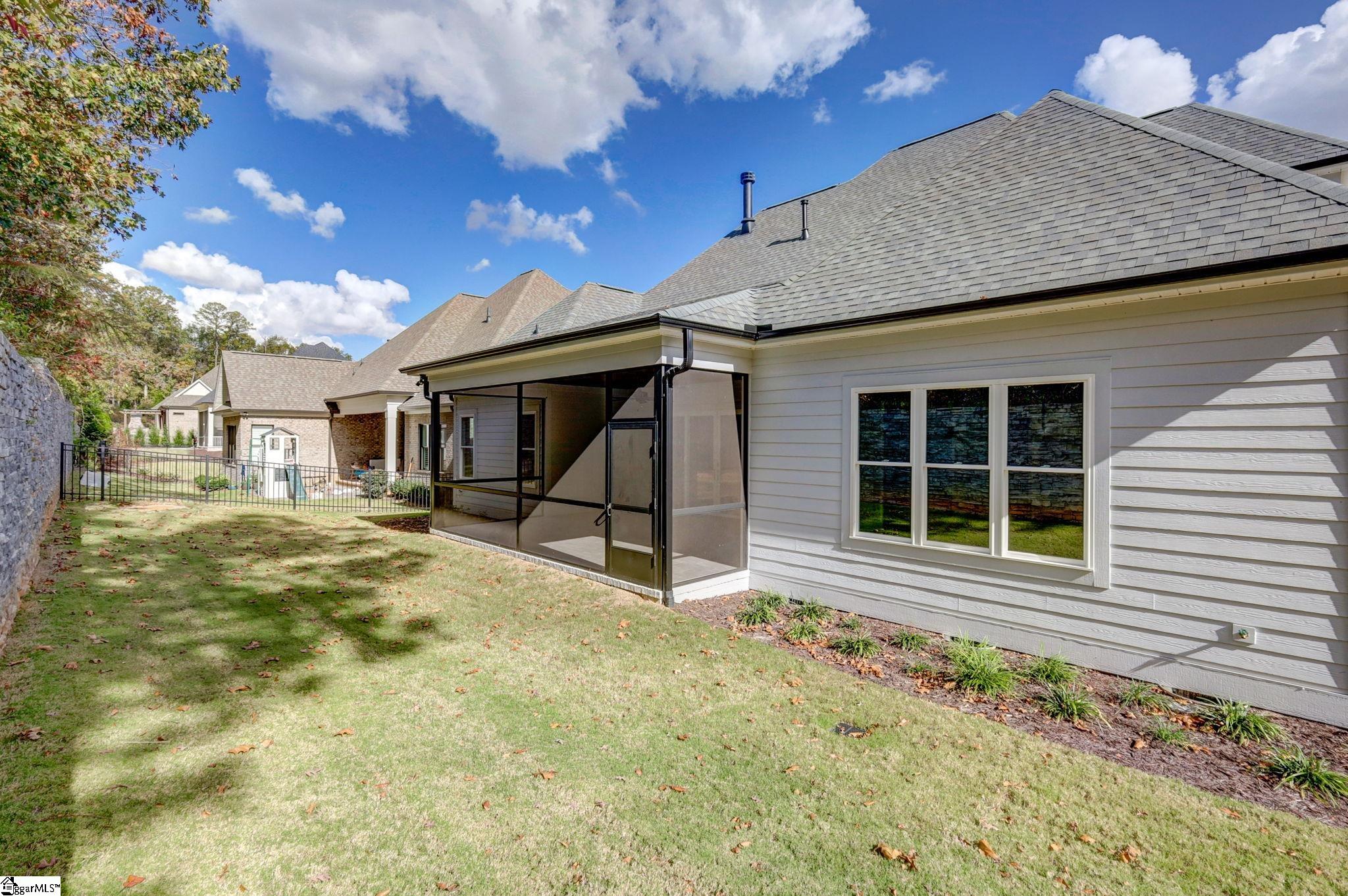202 Chestnut Pond Lane Simpsonville, SC 29681