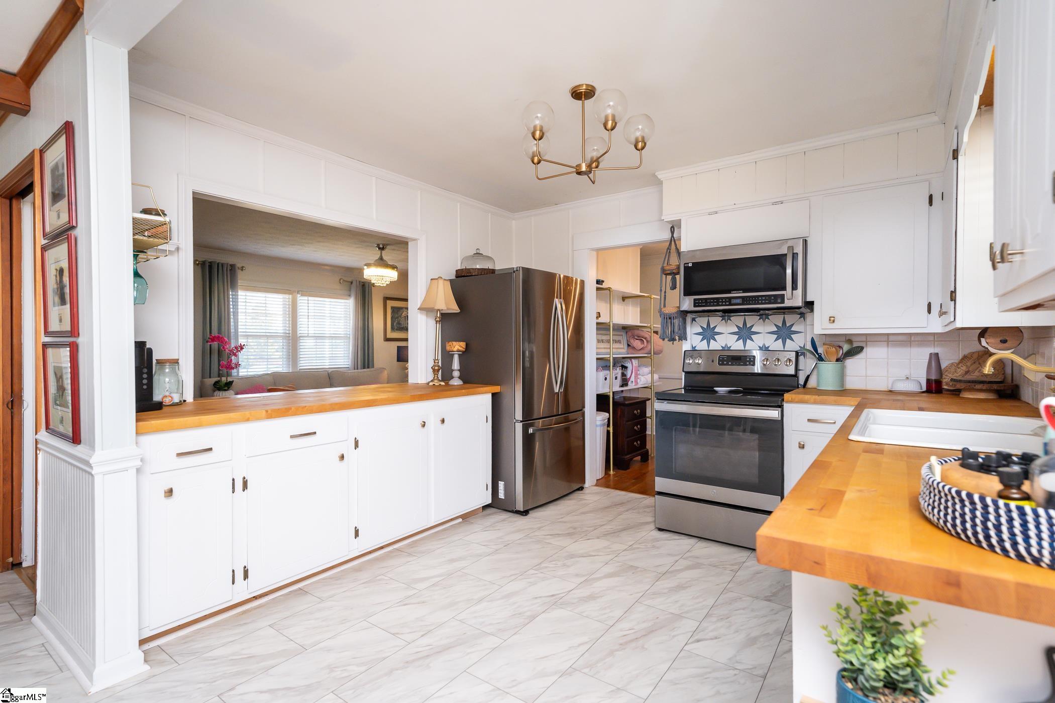 401 S Glassy Mountain Road Easley, SC 29640
