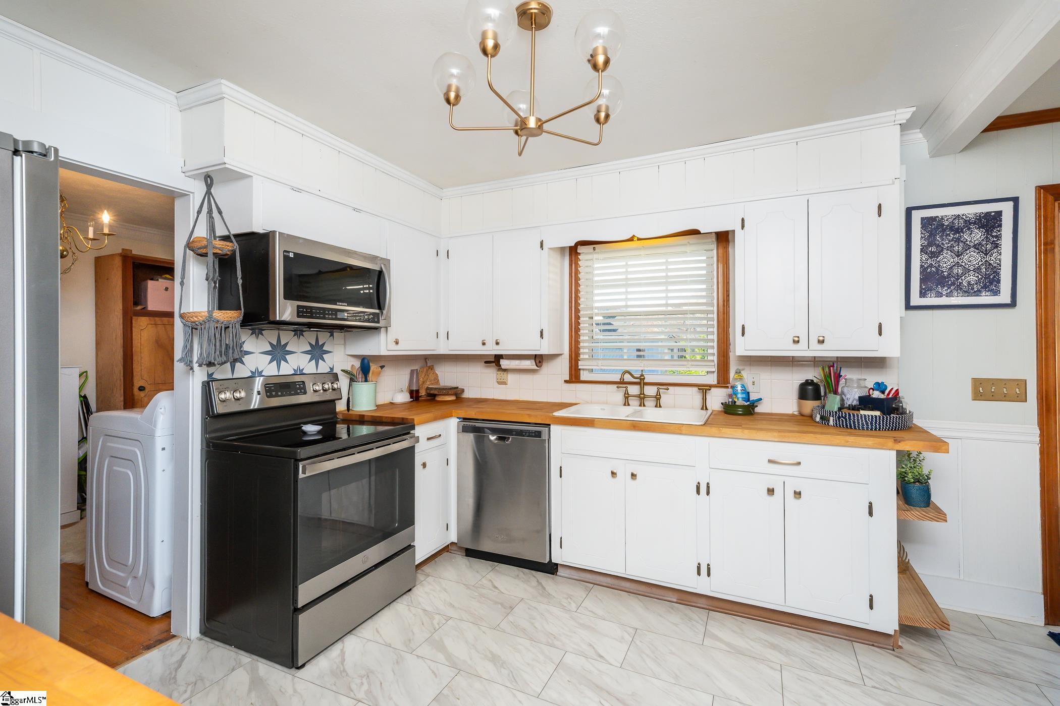 401 S Glassy Mountain Road Easley, SC 29640