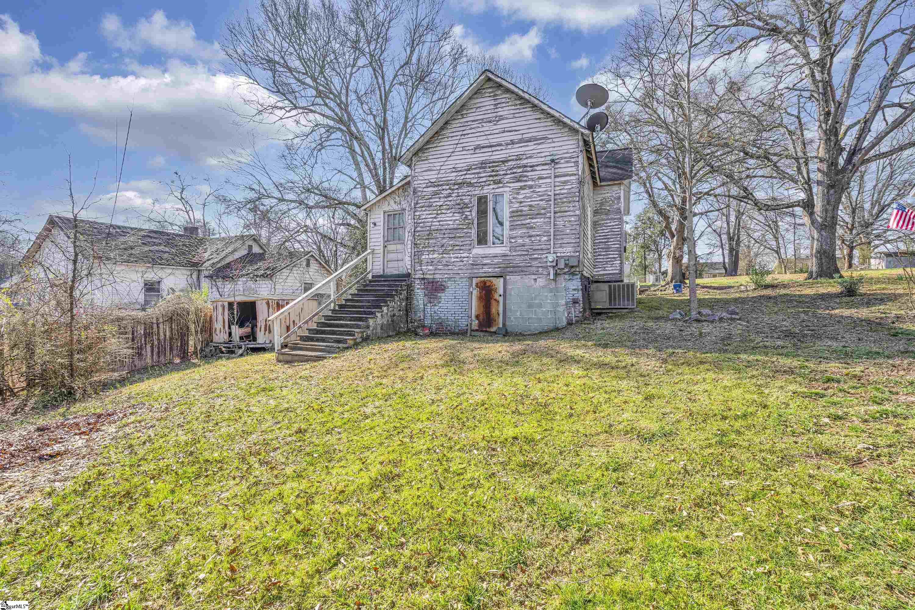 315 Poole Street Woodruff, SC 29388