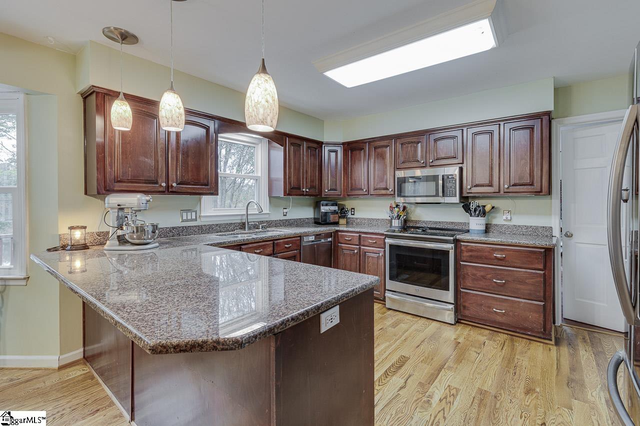 206 W Killarney Lake Moore, SC 29369