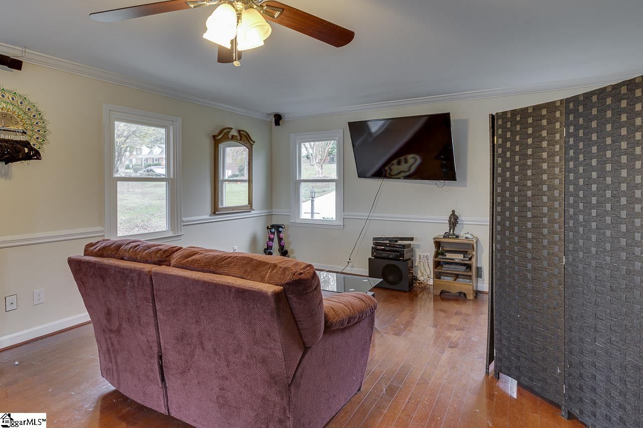 206 W Killarney Lake Moore, SC 29369