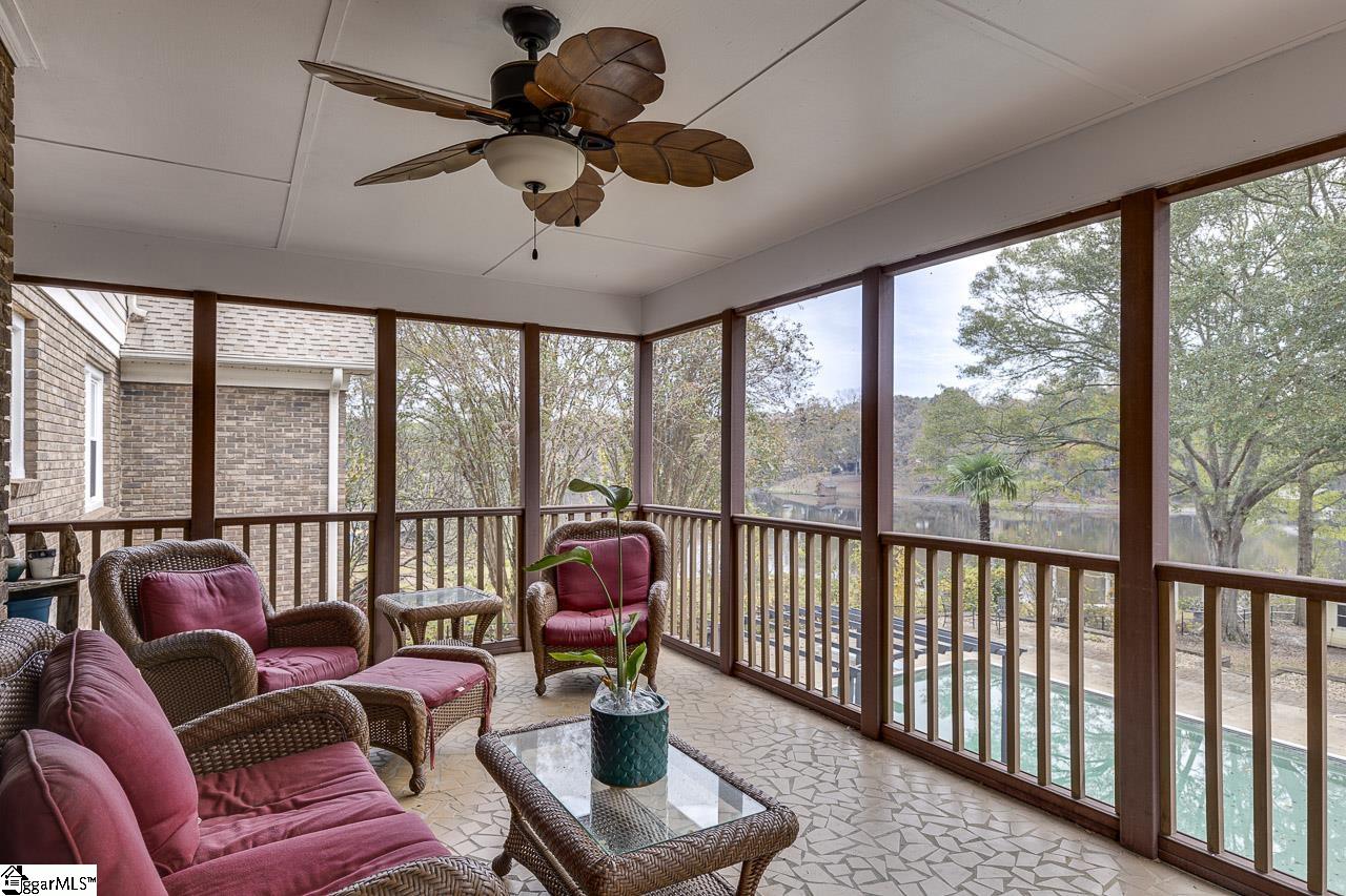206 W Killarney Lake Moore, SC 29369