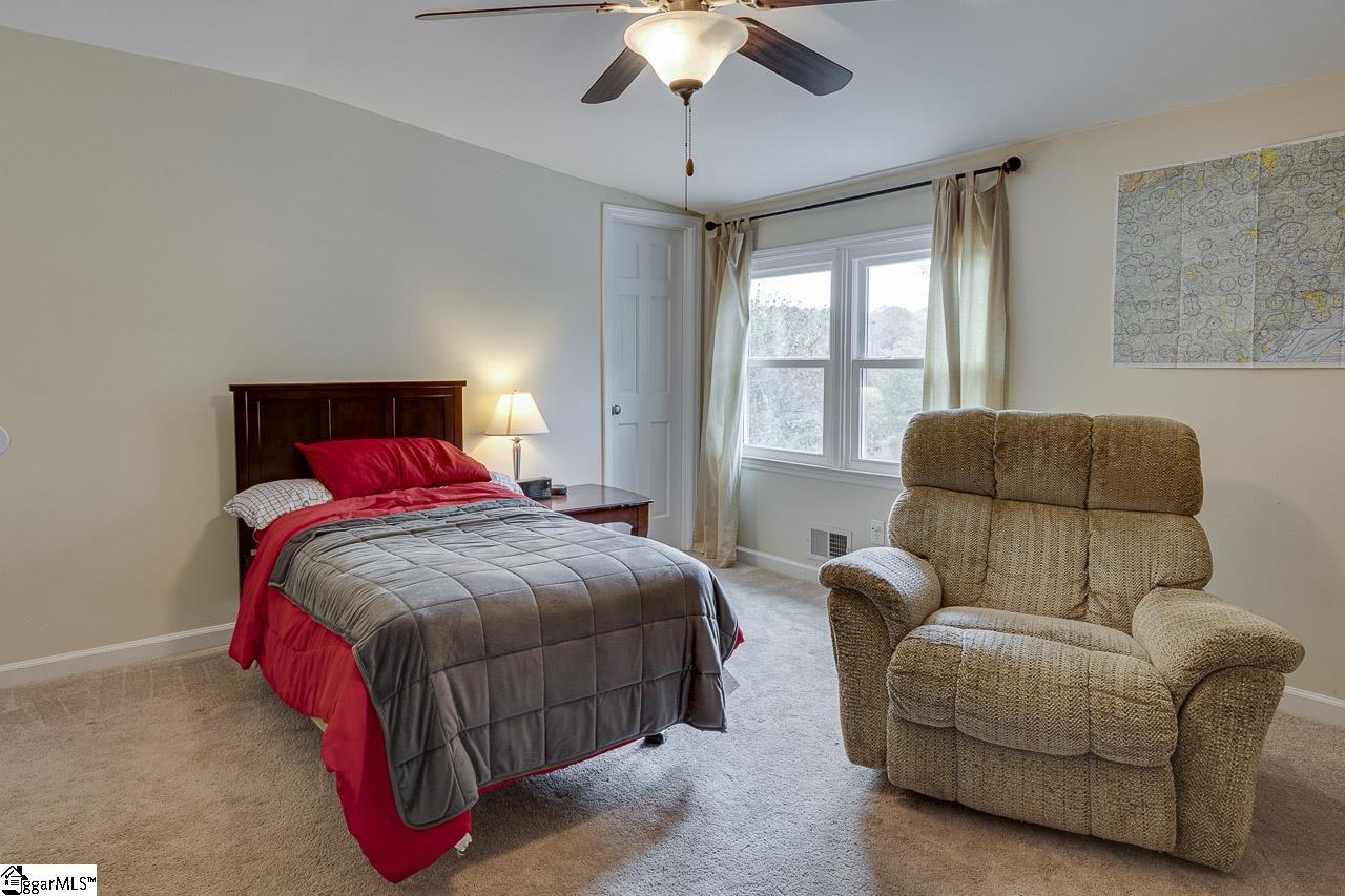 206 W Killarney Lake Moore, SC 29369