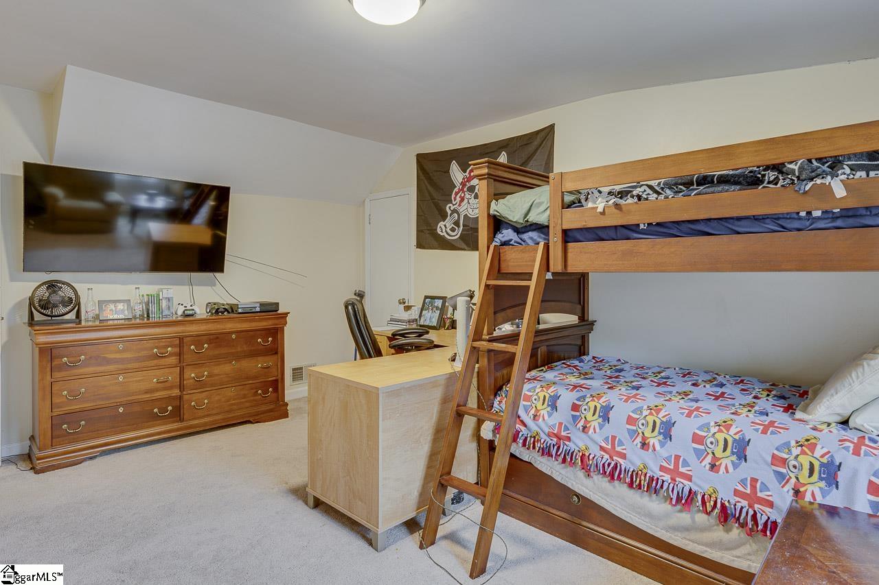 206 W Killarney Lake Moore, SC 29369