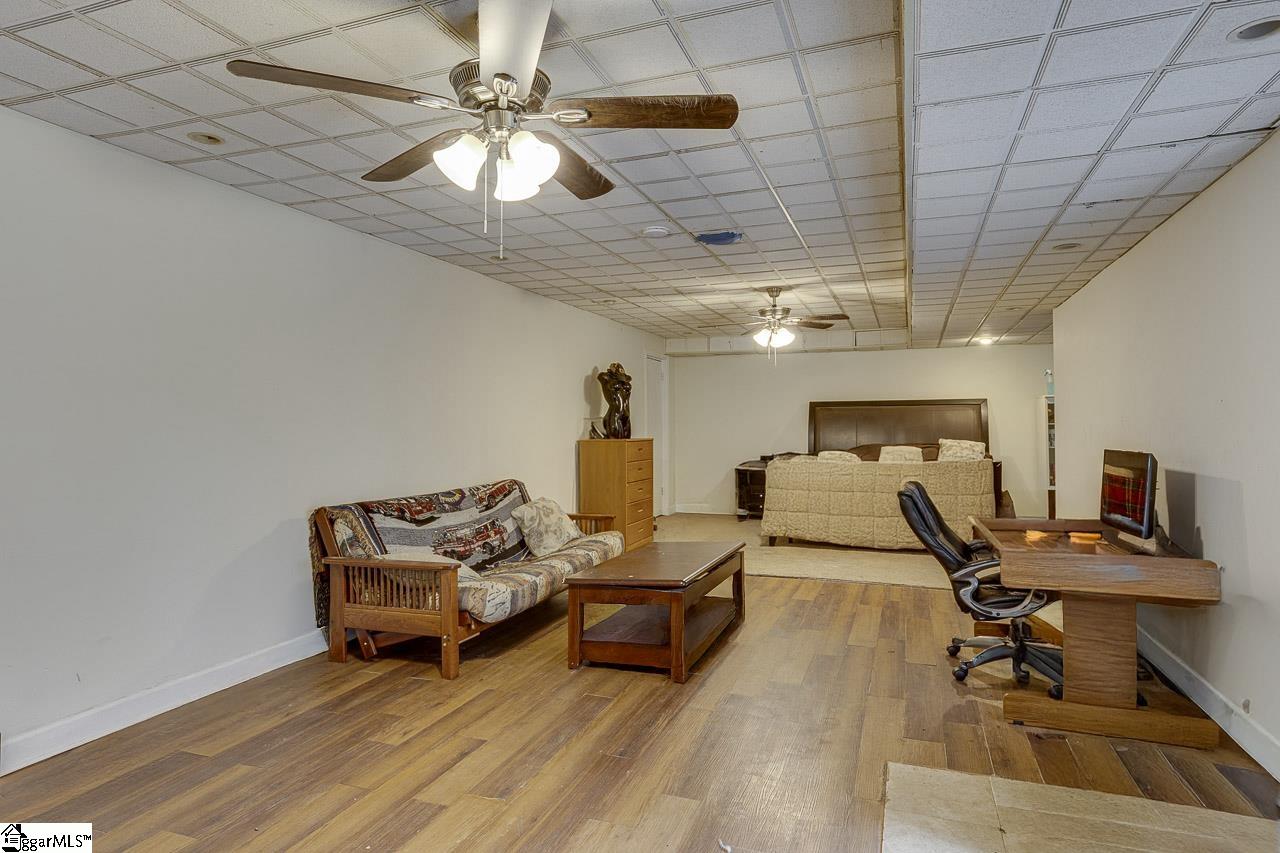 206 W Killarney Lake Moore, SC 29369