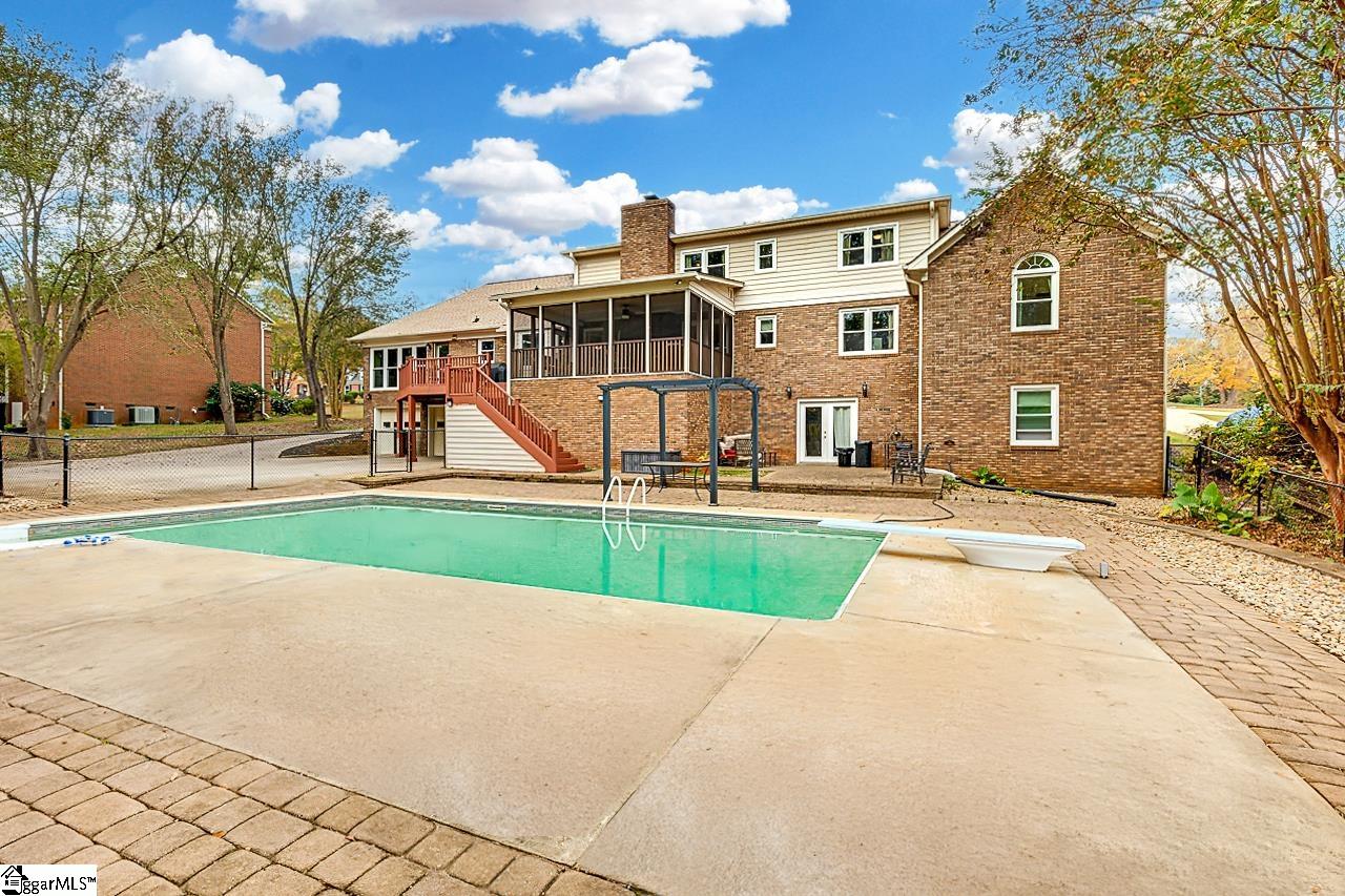 206 W Killarney Lake Moore, SC 29369
