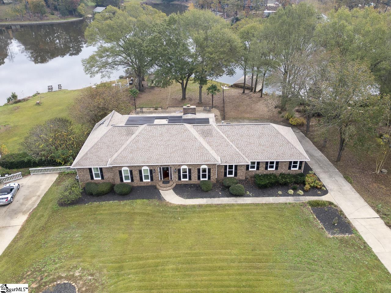 206 W Killarney Lake Moore, SC 29369