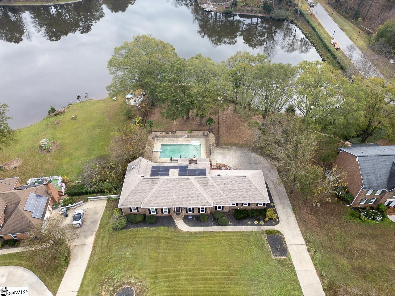 206 W Killarney Lake Moore, SC 29369