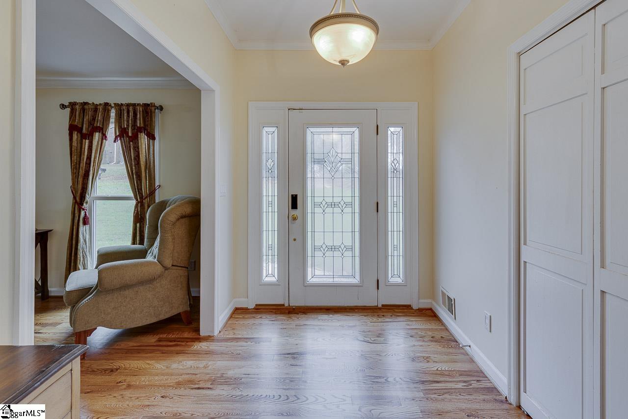 206 W Killarney Lake Moore, SC 29369