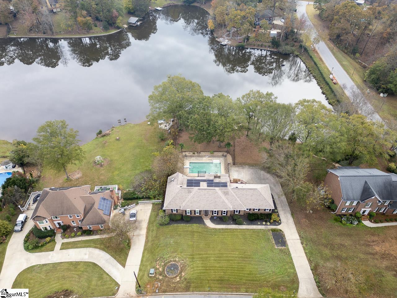206 W Killarney Lake Moore, SC 29369