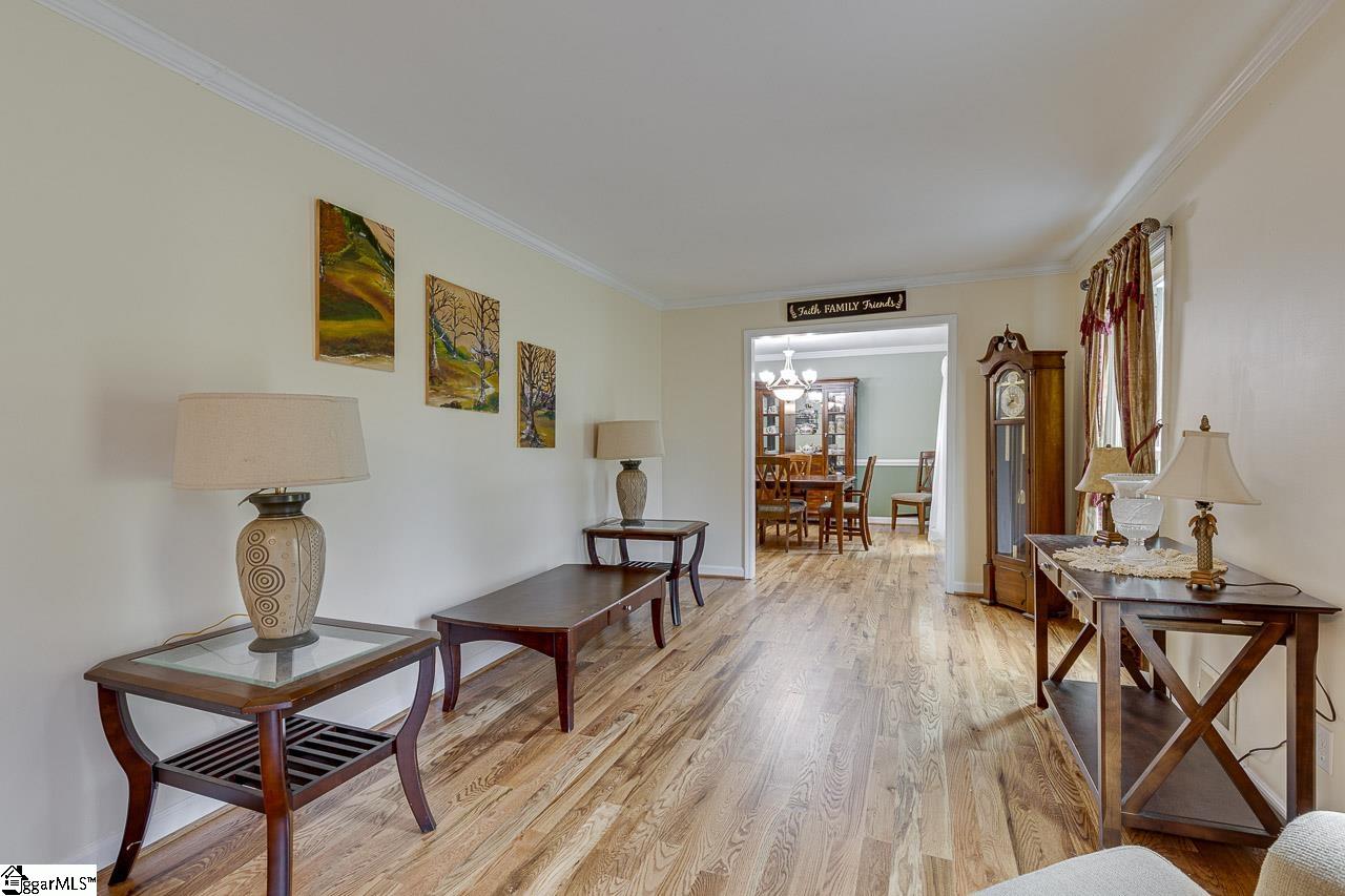 206 W Killarney Lake Moore, SC 29369