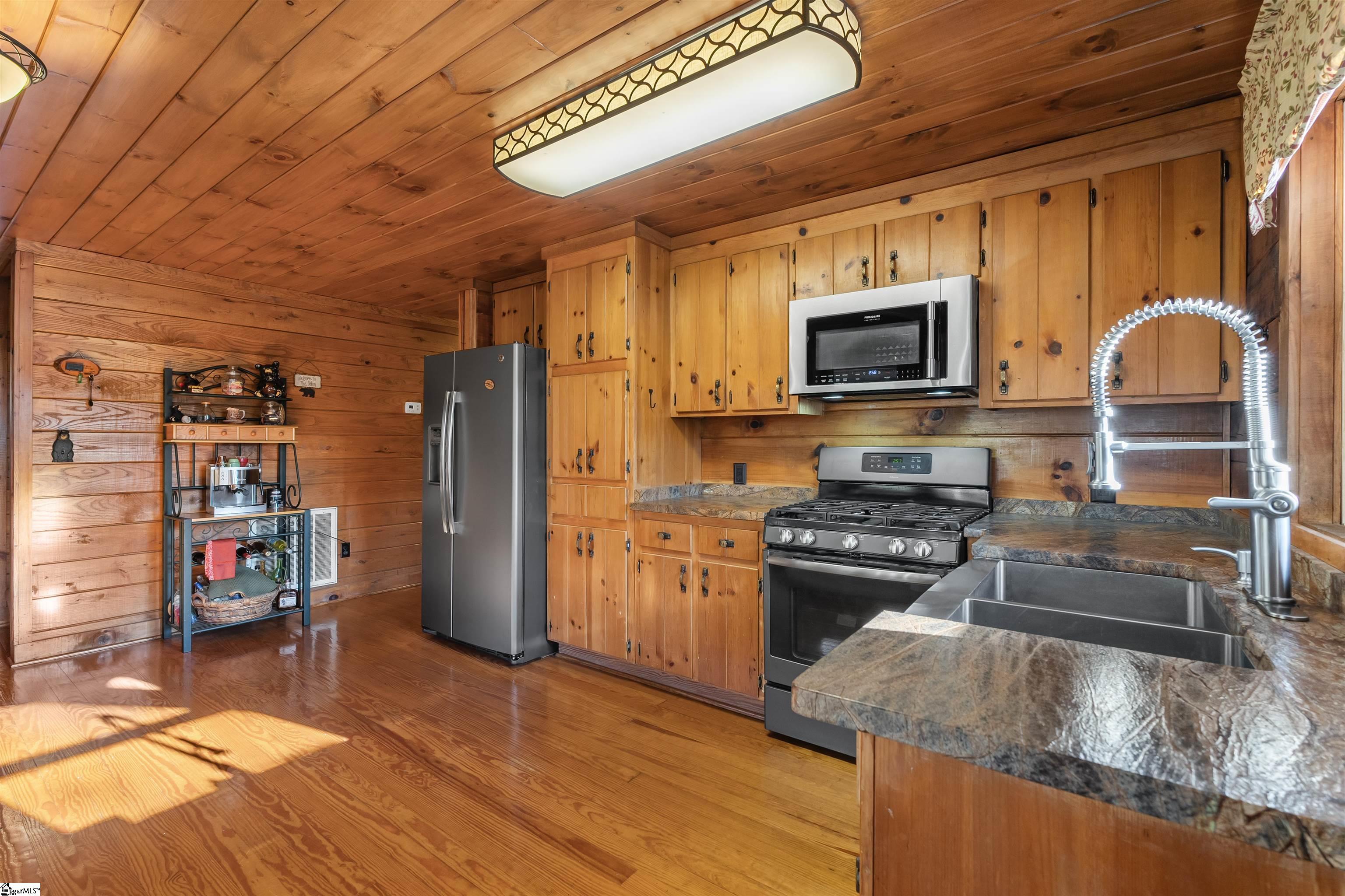 106 Hiawatha Trail Pickens, SC 29671