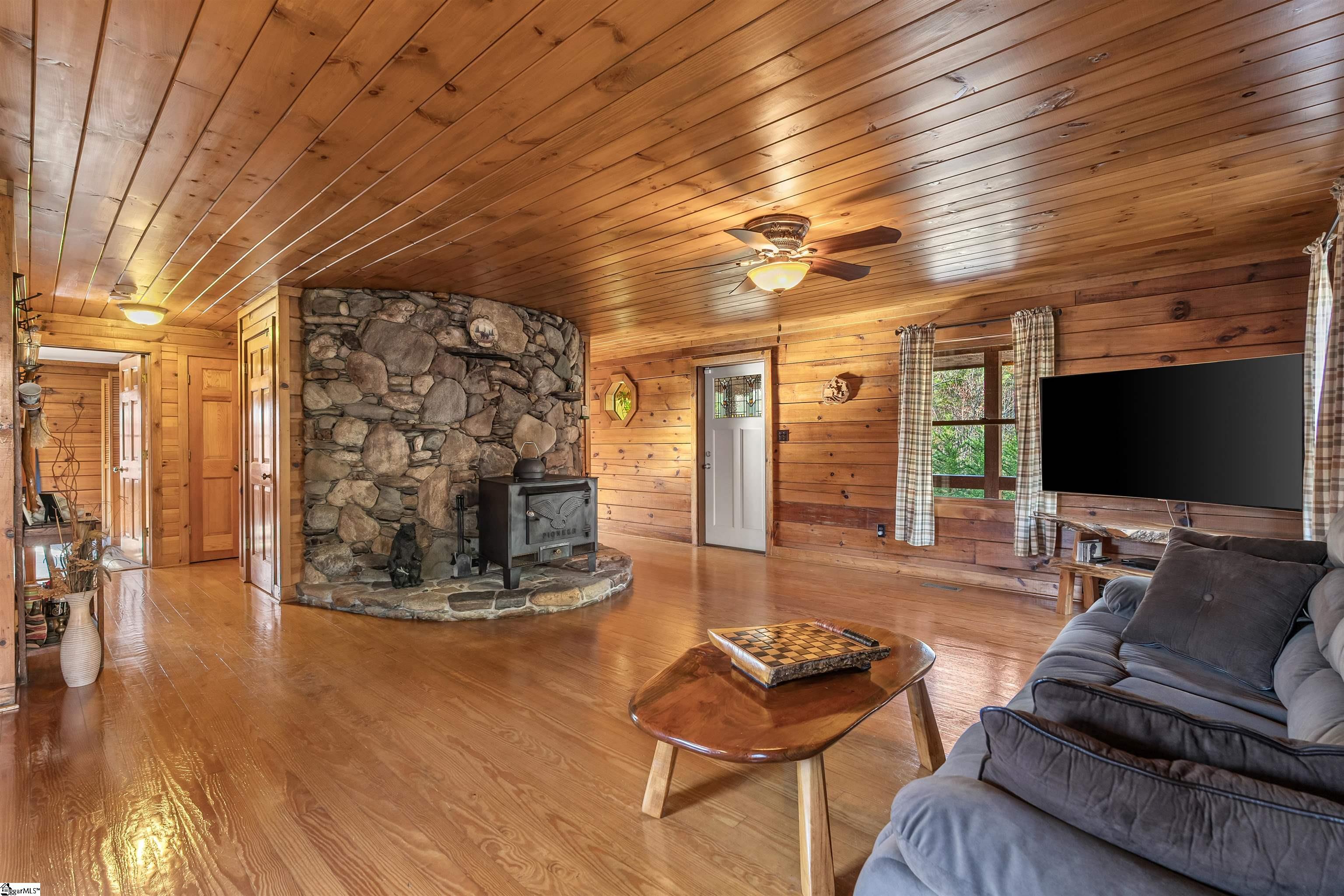 106 Hiawatha Trail Pickens, SC 29671