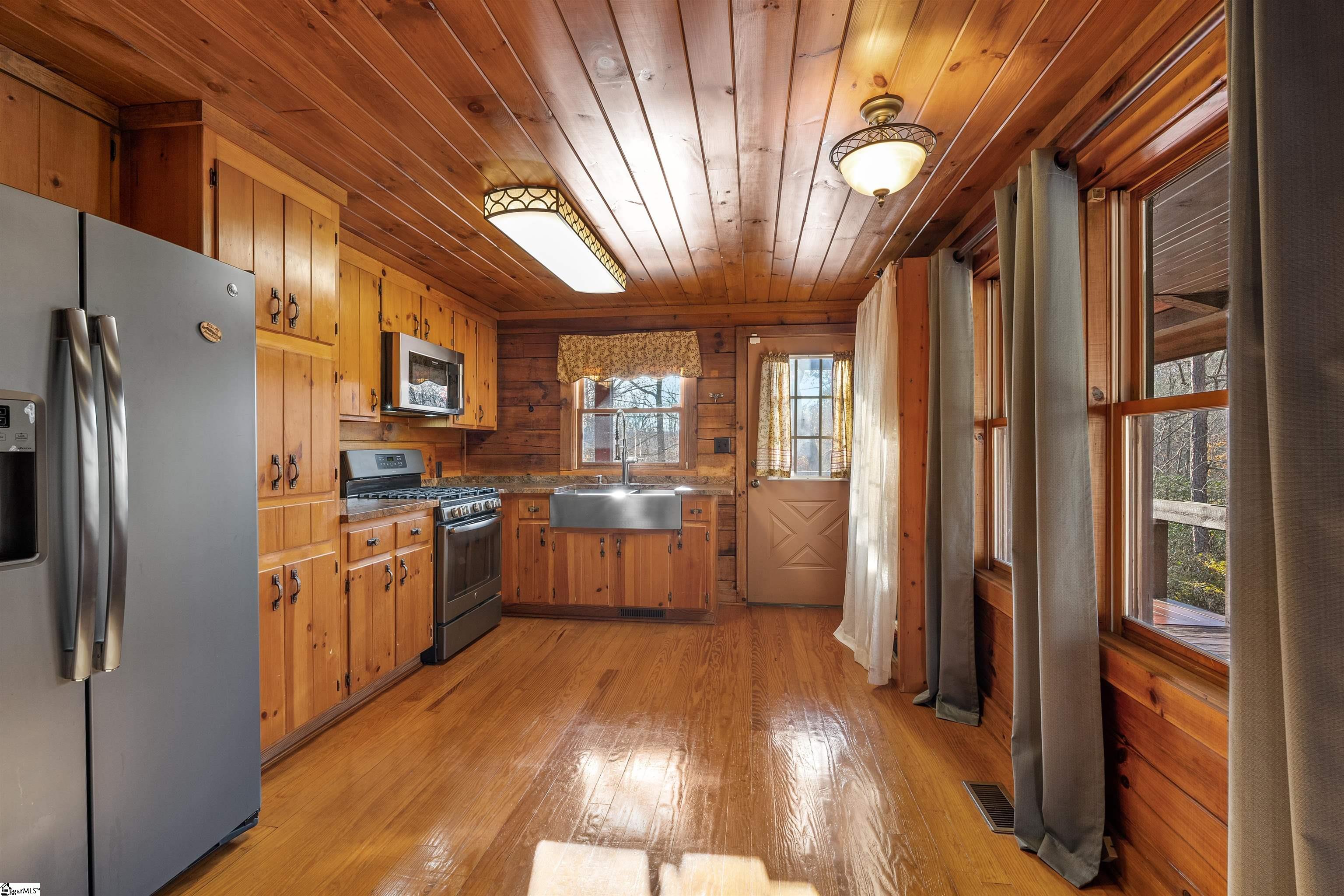 106 Hiawatha Trail Pickens, SC 29671