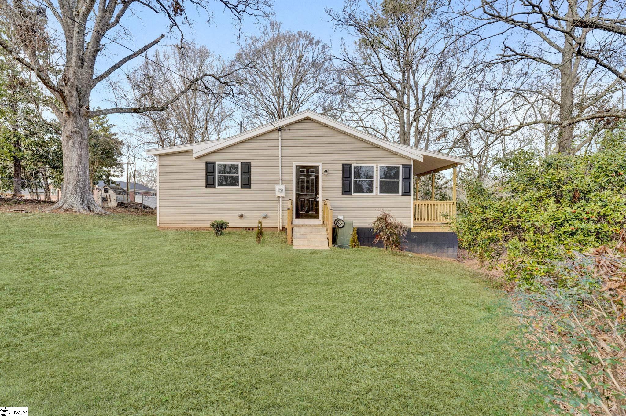 107 Bailey Circle Clinton, SC 29325