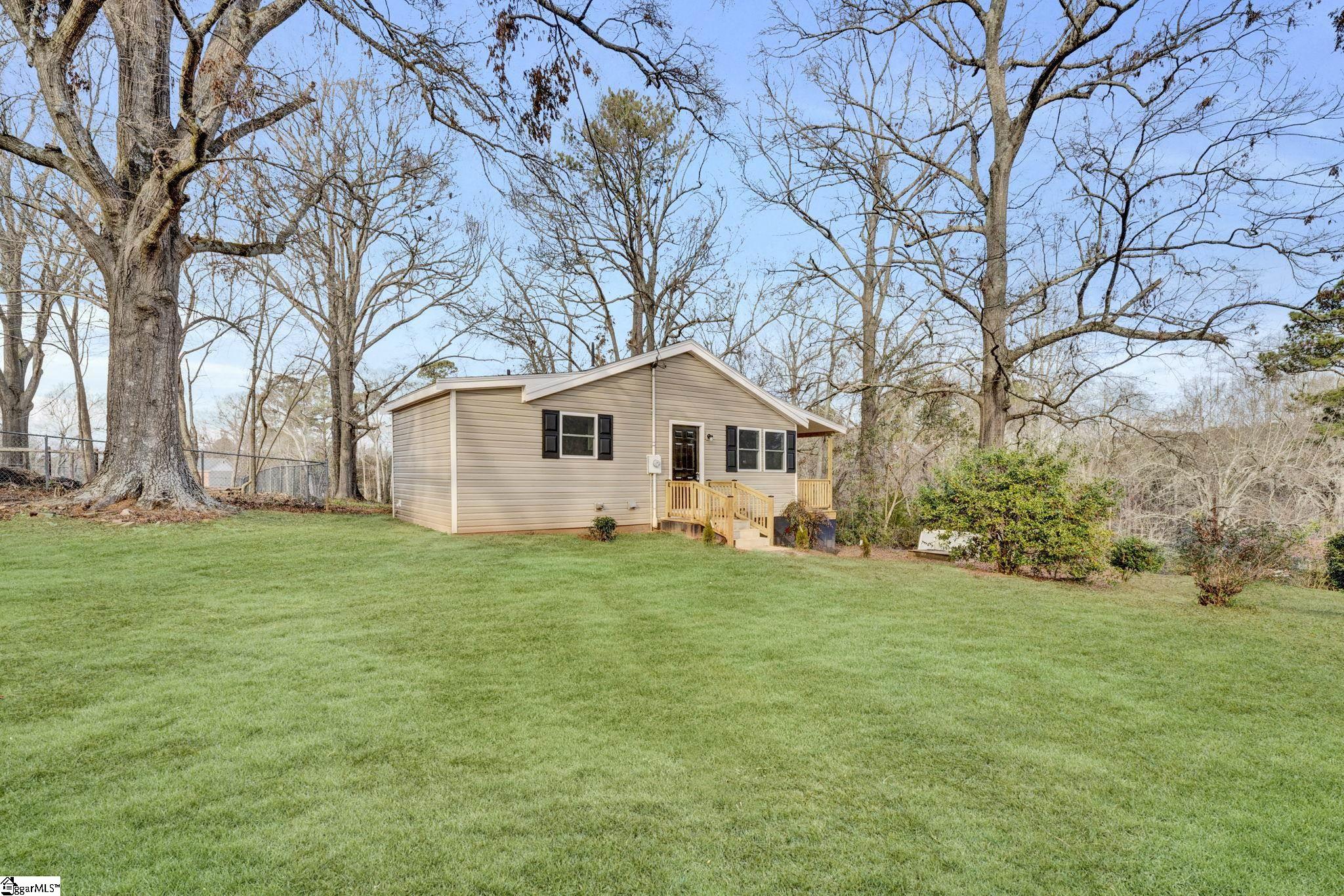 107 Bailey Circle Clinton, SC 29325