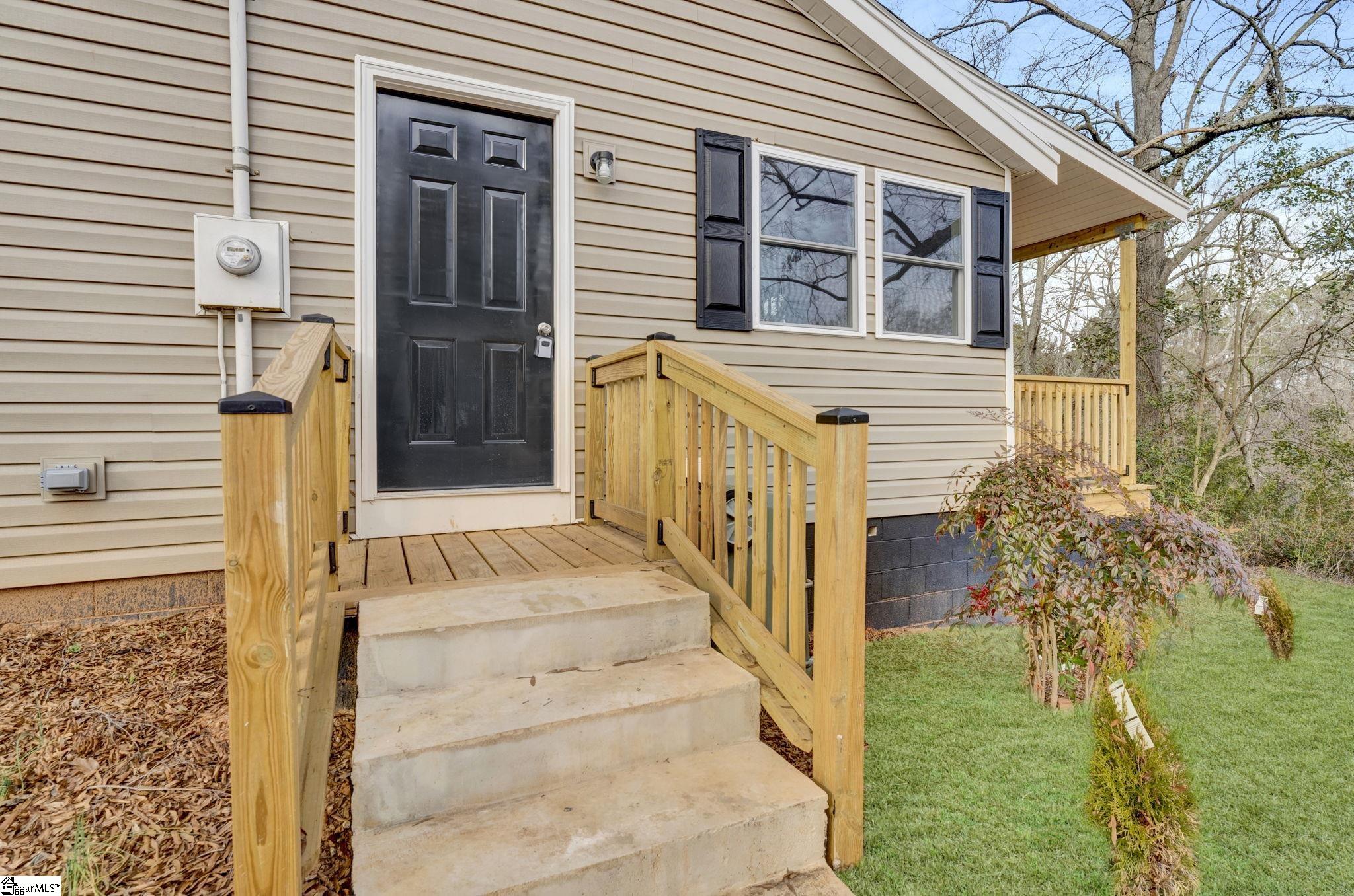 107 Bailey Circle Clinton, SC 29325