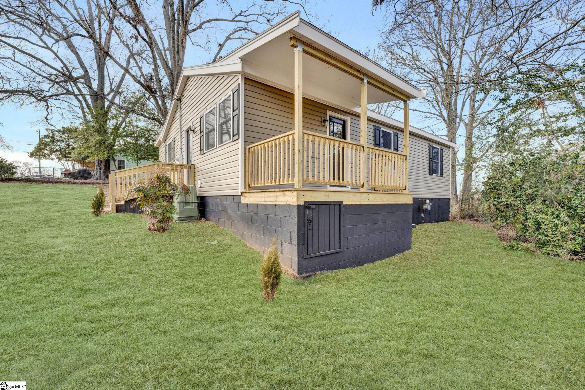 107 Bailey Circle Clinton, SC 29325