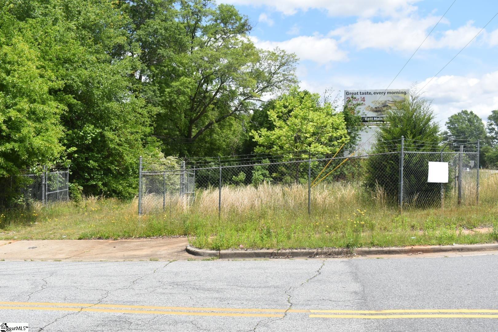 142 Floyd Street Drayton, SC 29333