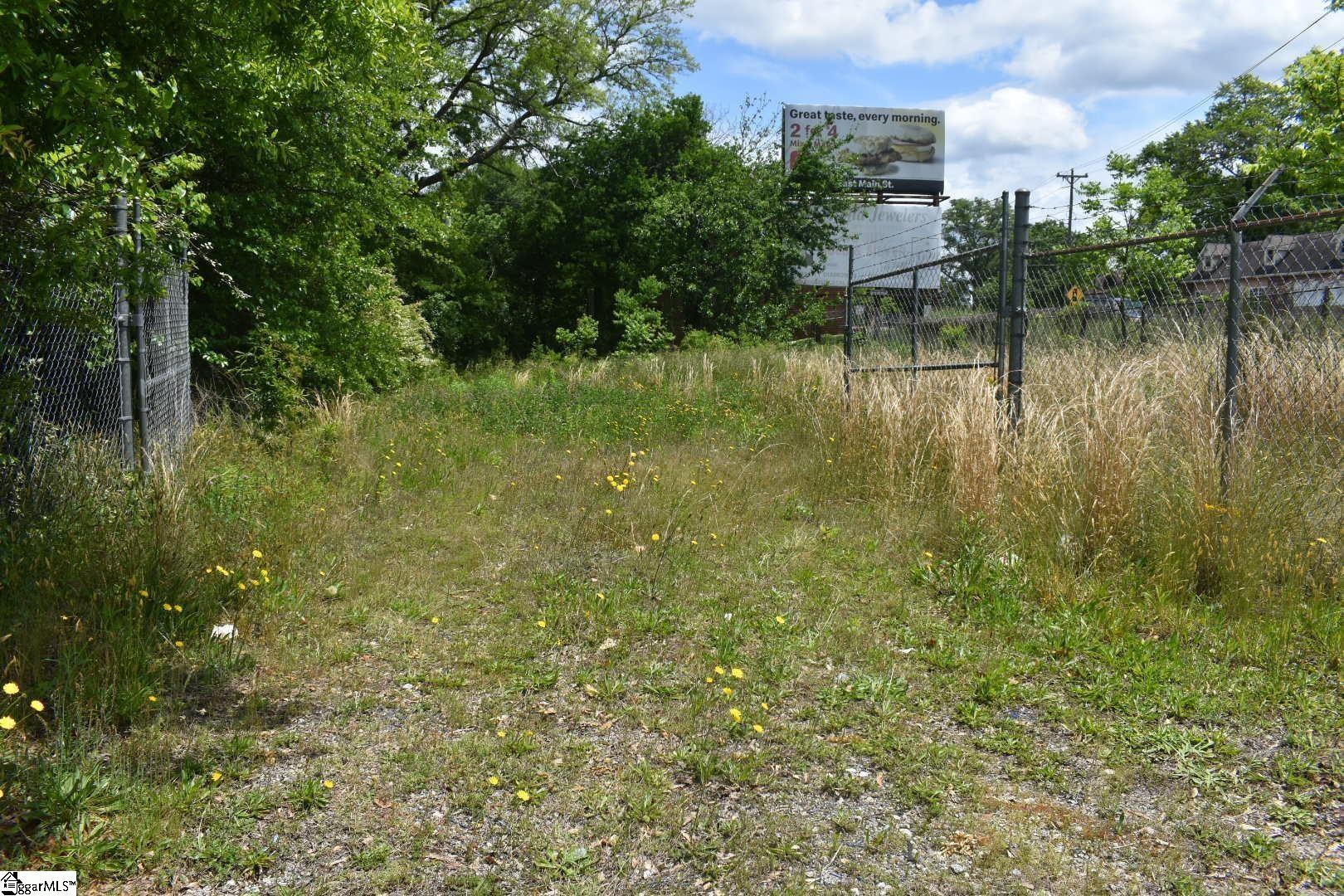 142 Floyd Street Drayton, SC 29333
