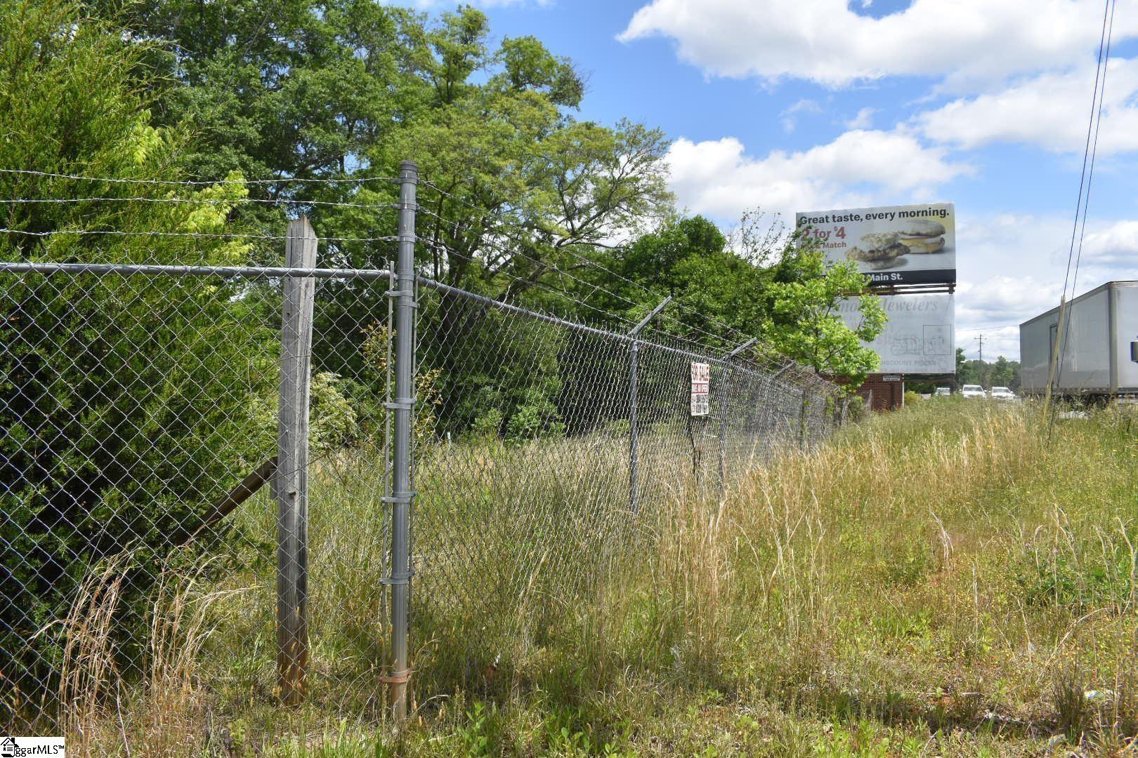 142 Floyd Street Drayton, SC 29333