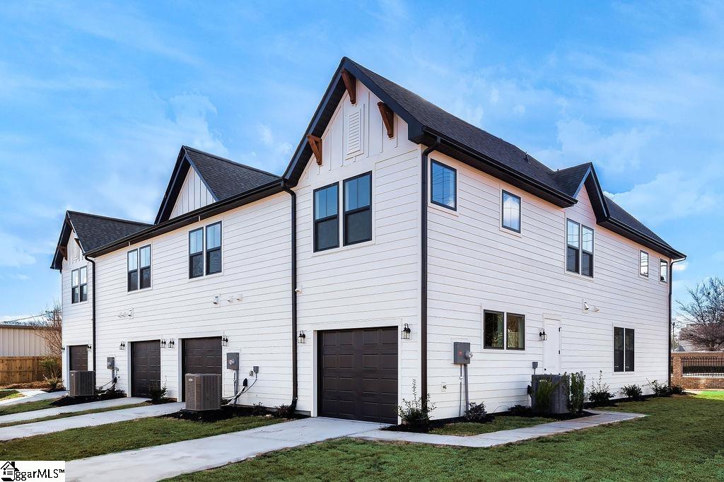1196 North Pleasantburg Drive Greenville, SC 28607