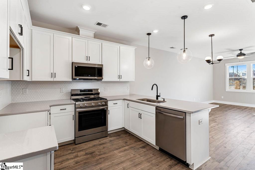 1196 North Pleasantburg Drive Greenville, SC 28607