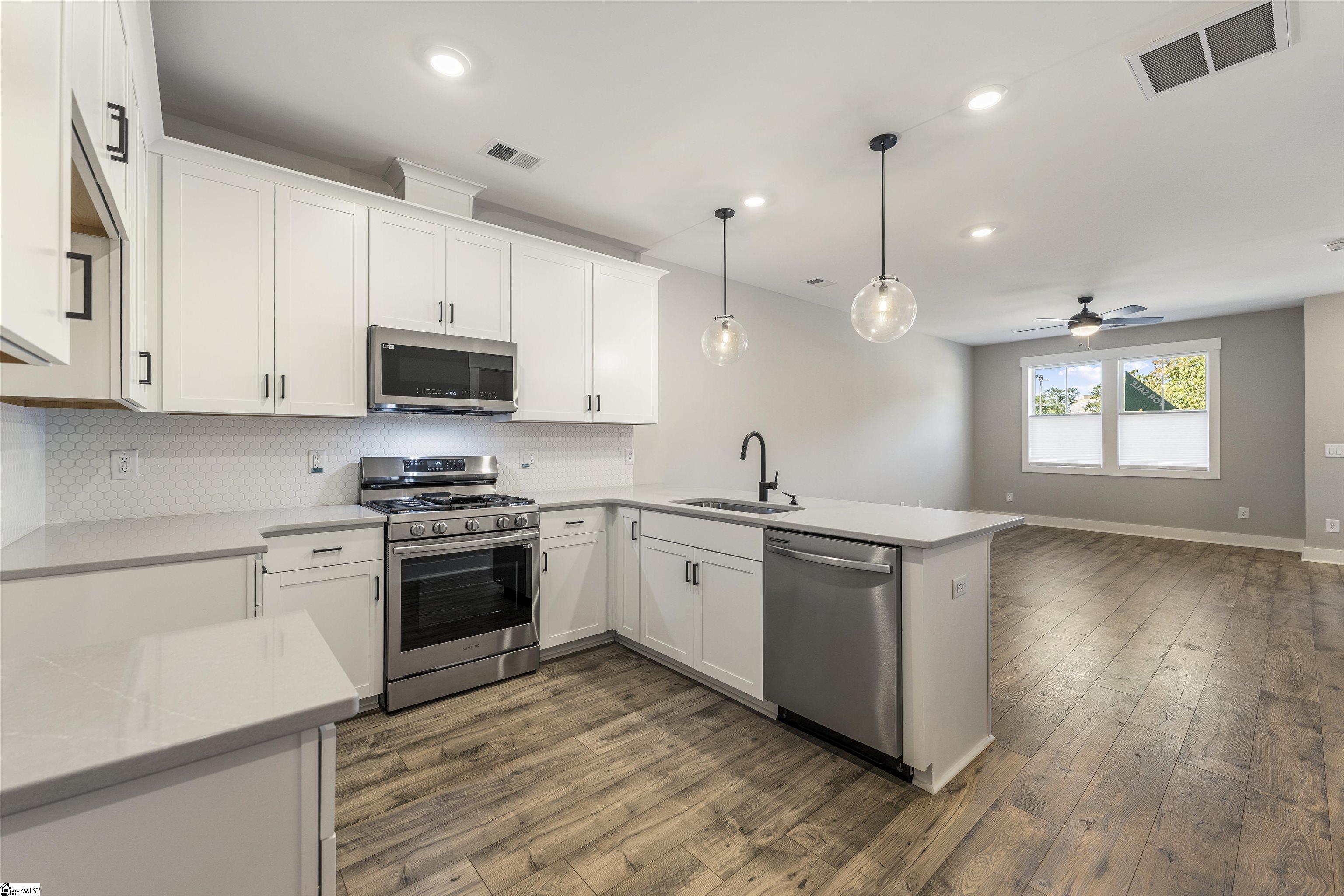 1196 North Pleasantburg Drive Greenville, SC 28607