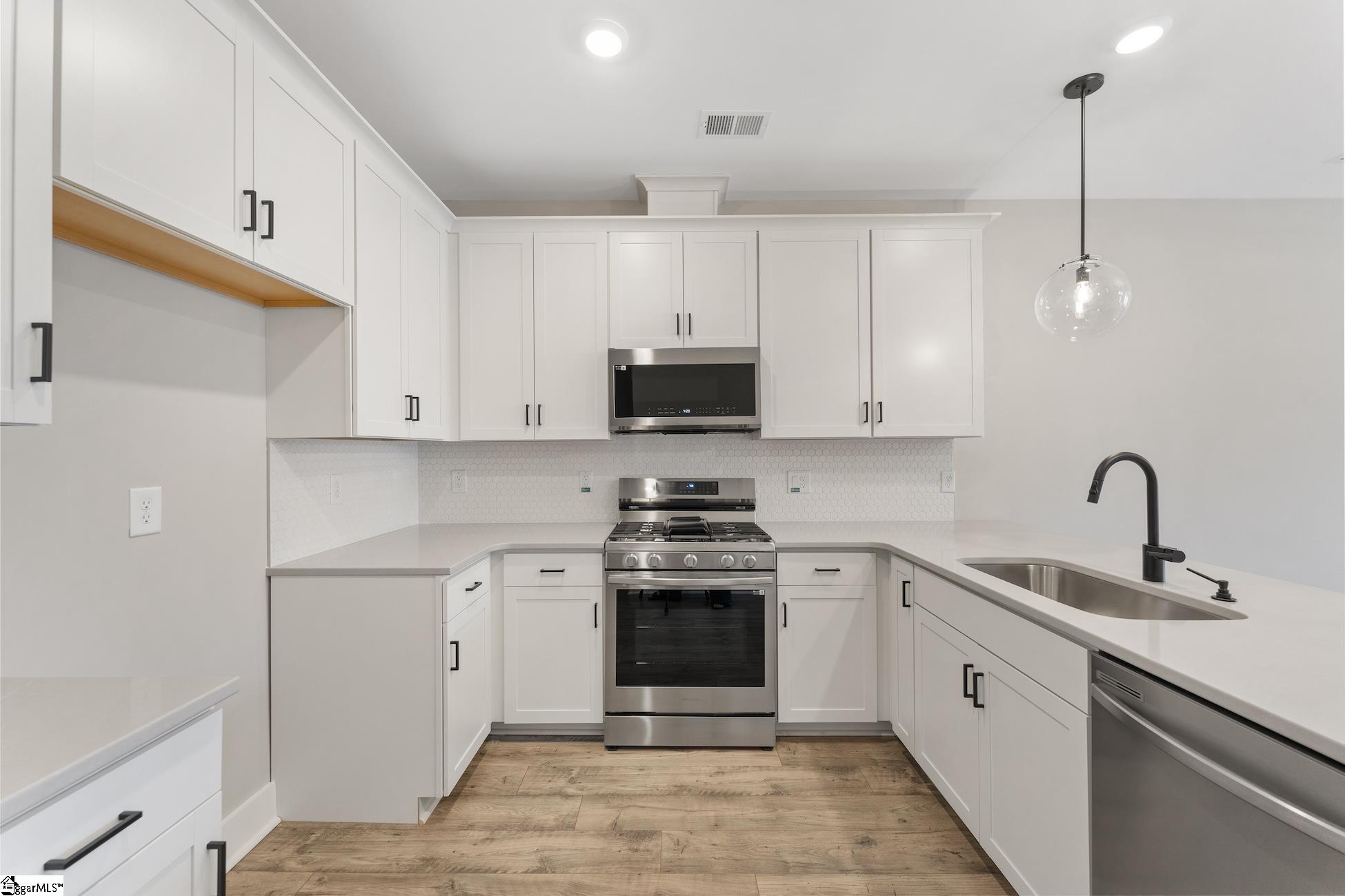 1196 North Pleasantburg Drive Greenville, SC 28607