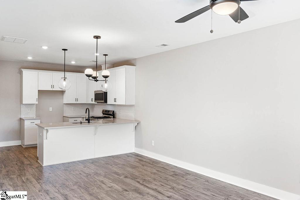 1196 North Pleasantburg Drive Greenville, SC 28607
