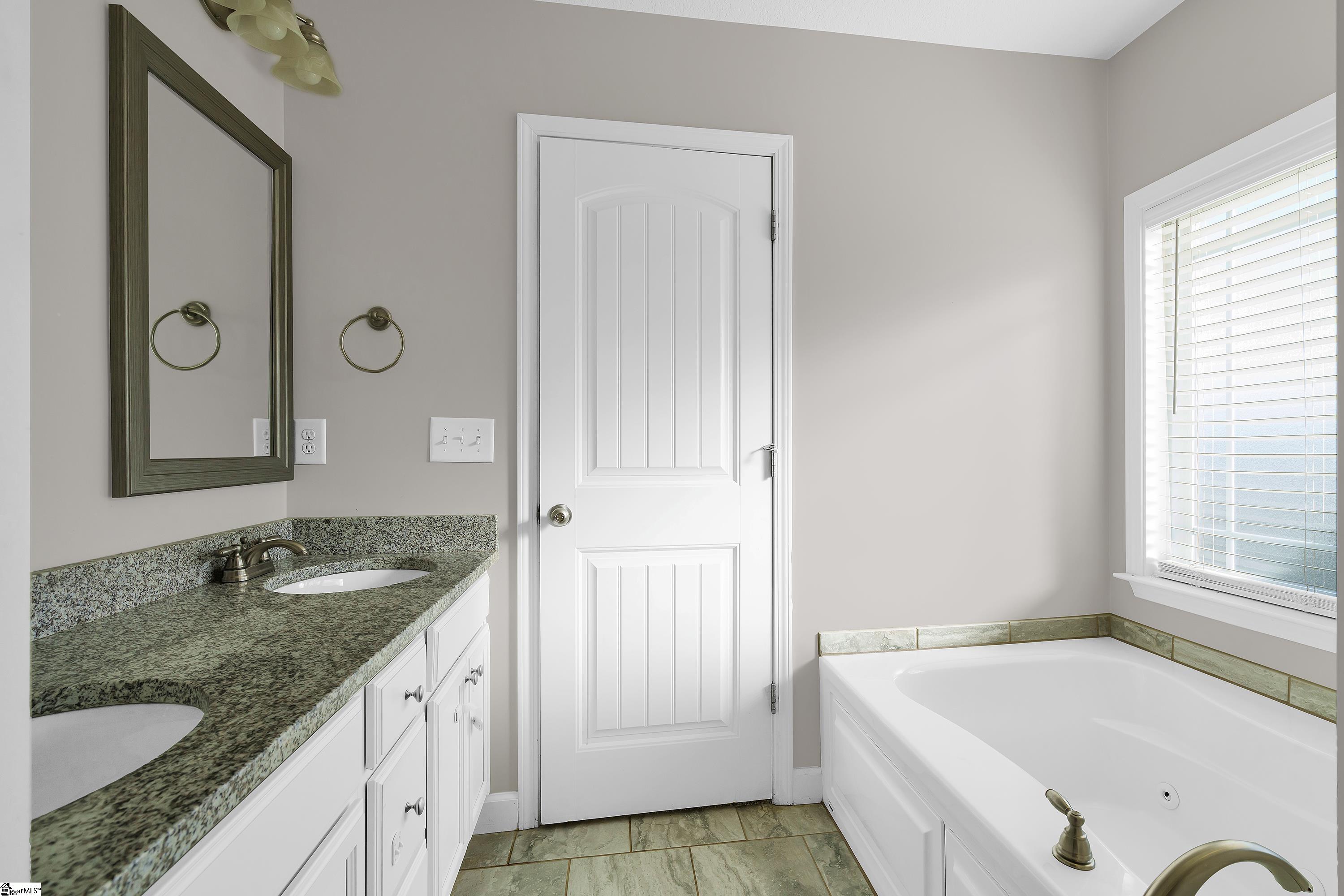 608 Berry Road Boiling Springs, SC 29316