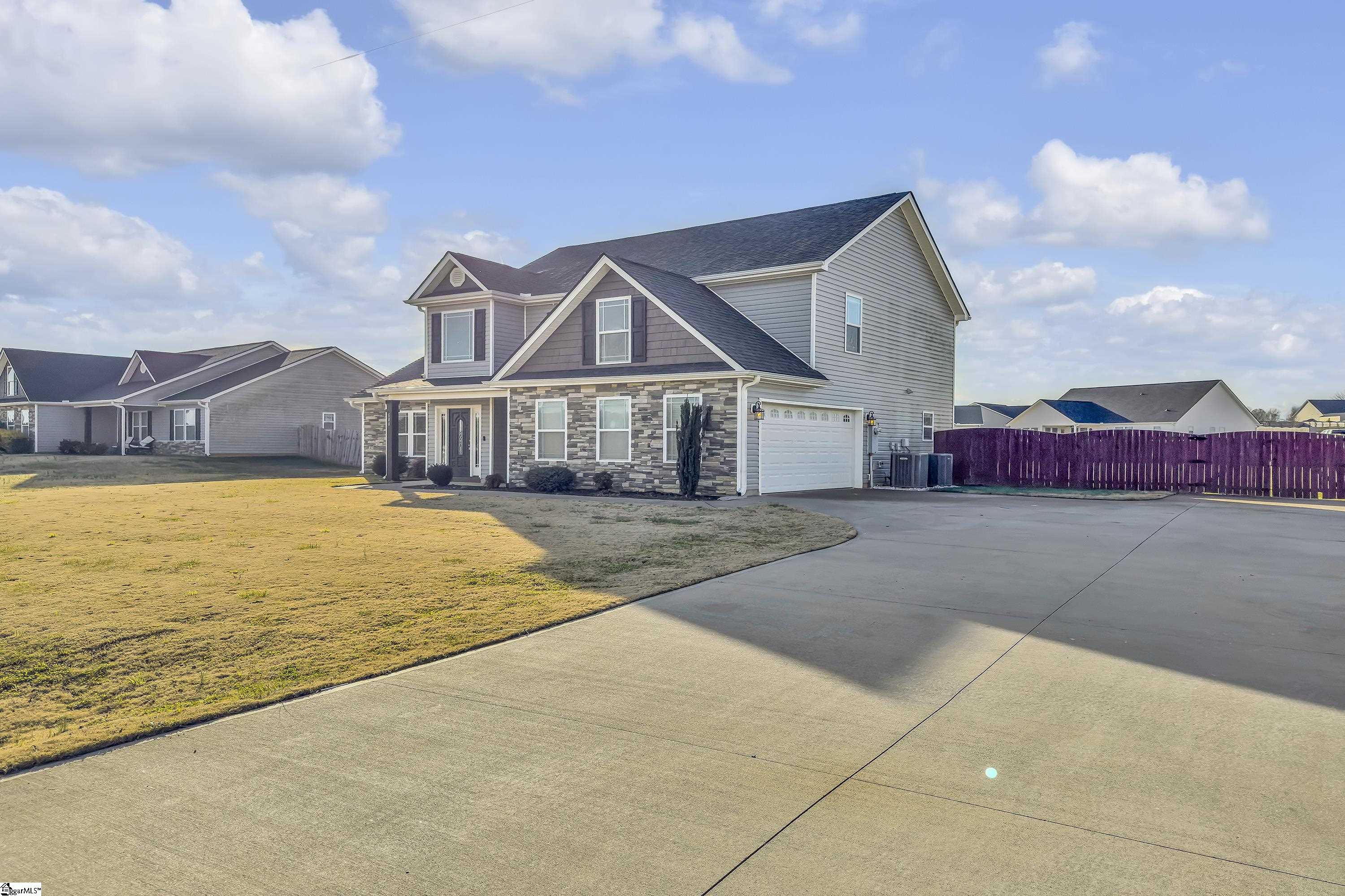 608 Berry Road Boiling Springs, SC 29316