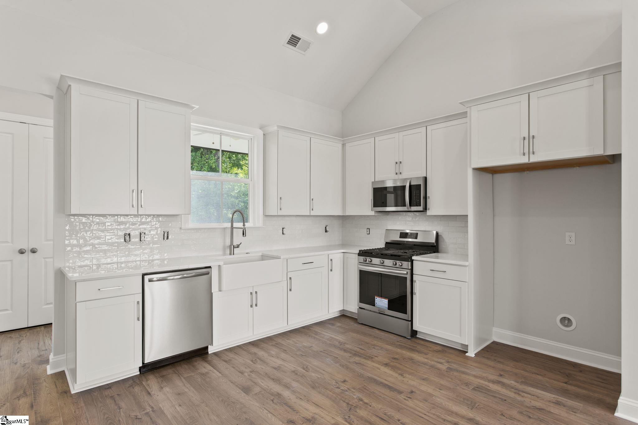 125 Cottage Lane Greenwood, SC 29649