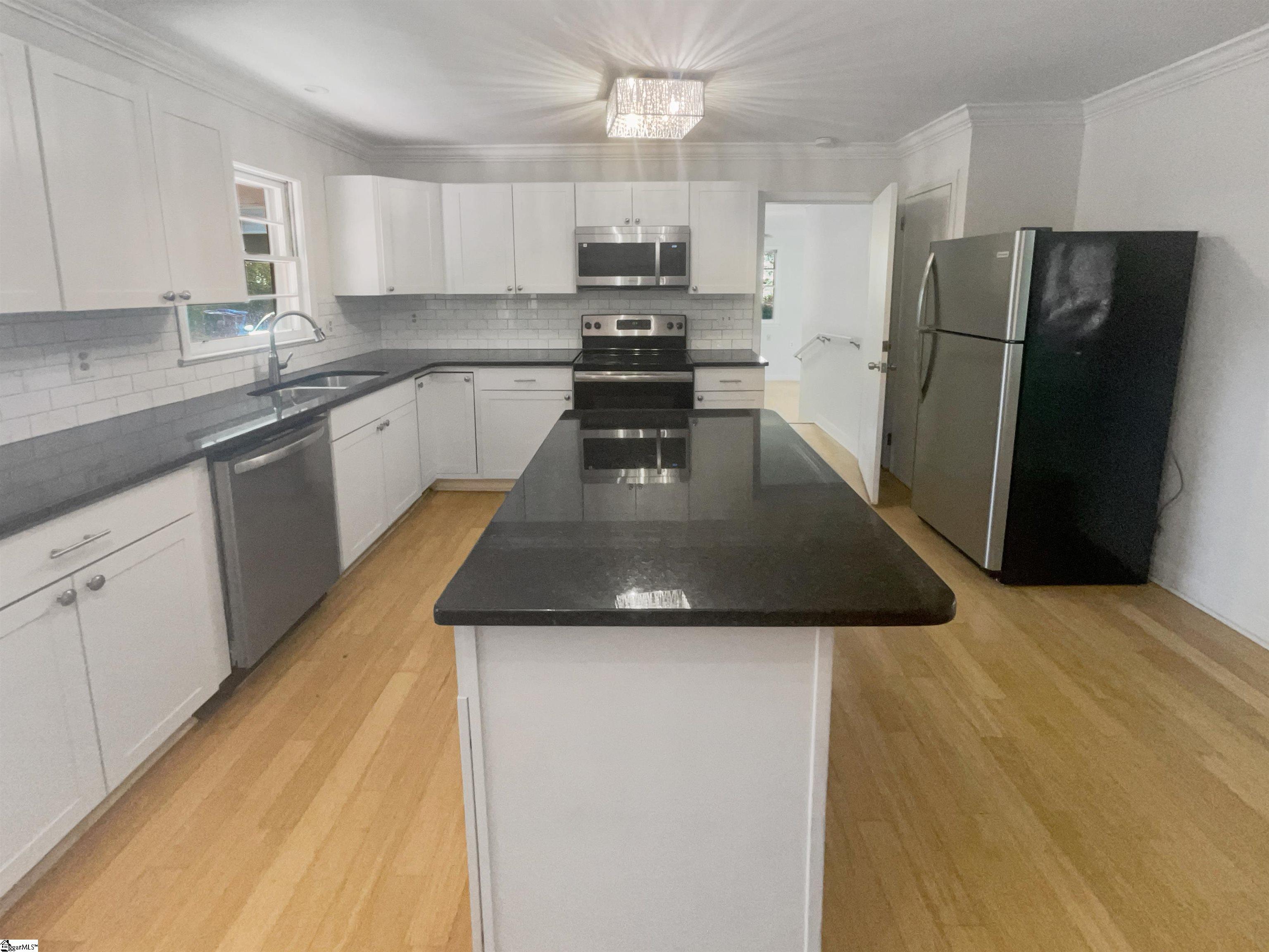8 Howell Circle Greenville, SC 29615