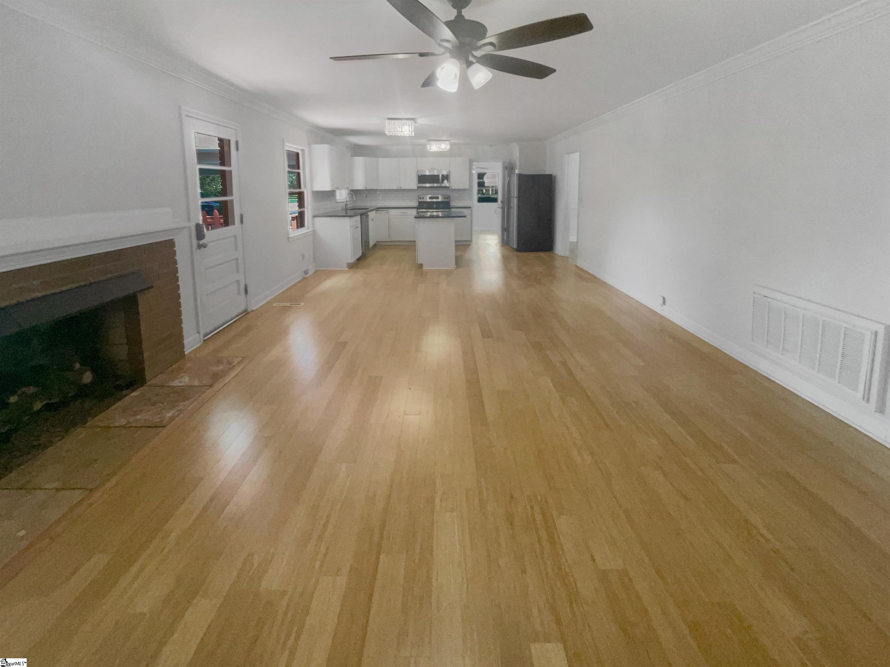 8 Howell Circle Greenville, SC 29615