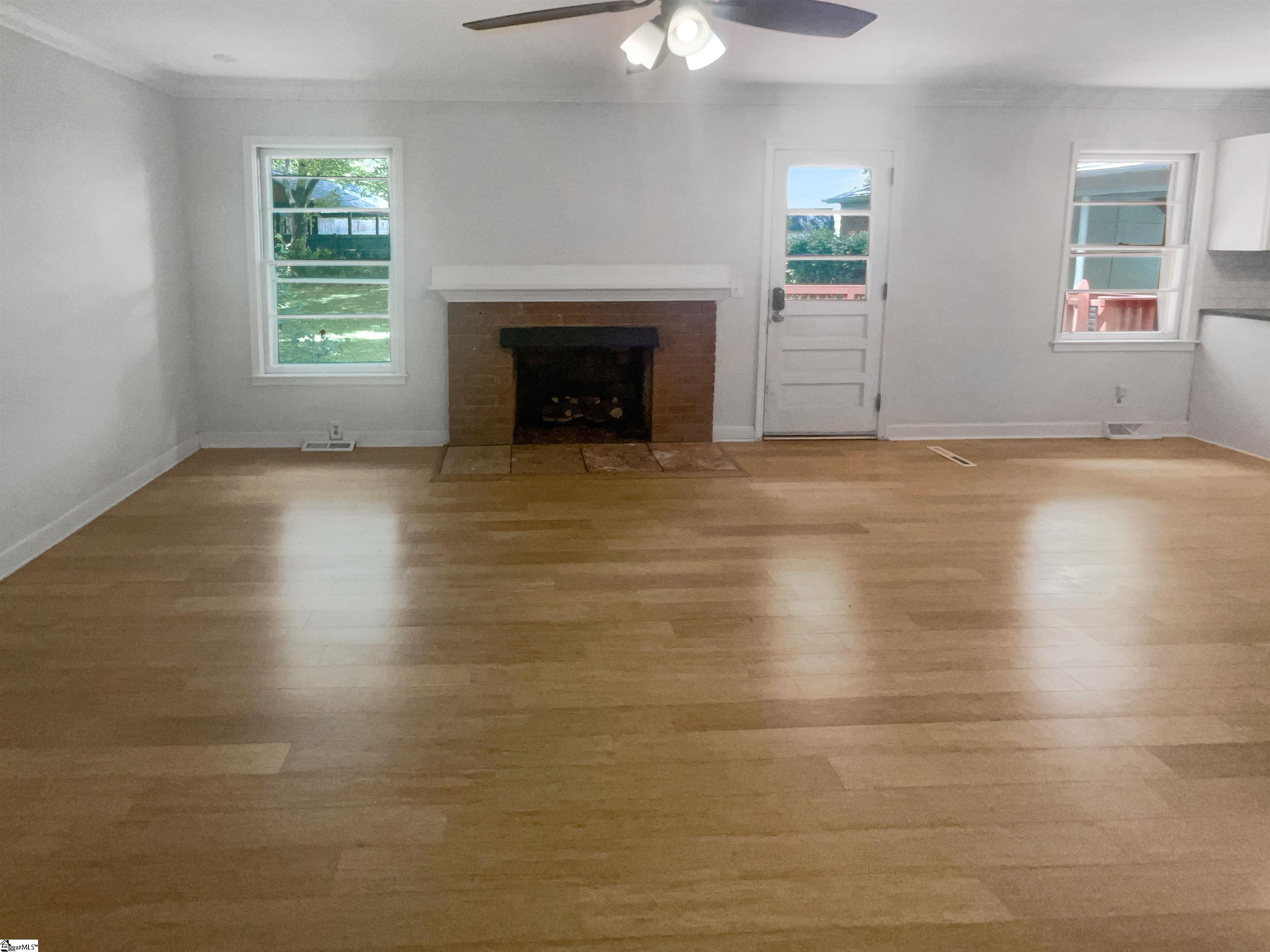 8 Howell Circle Greenville, SC 29615